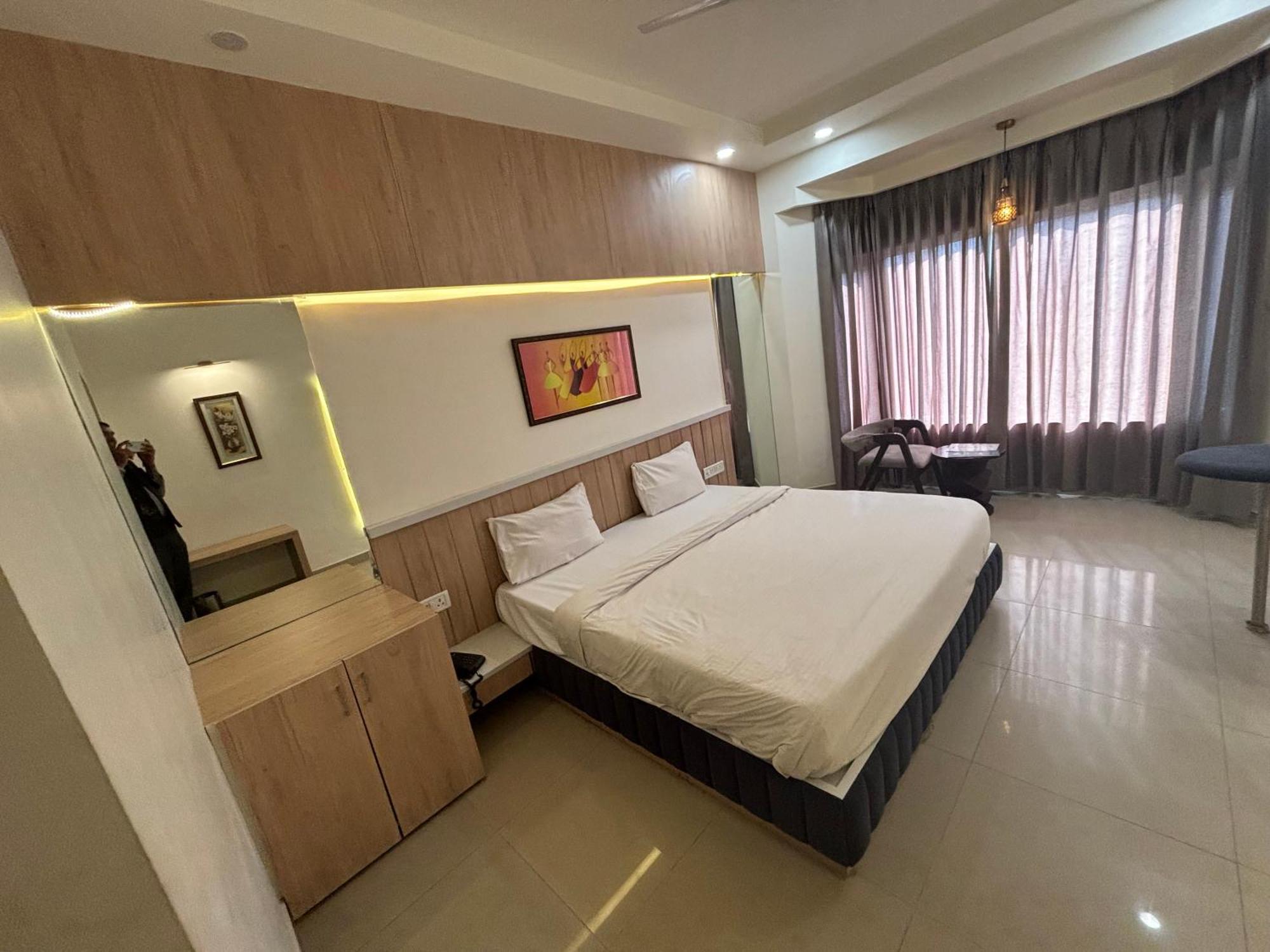 Maya International 3* Jaipur