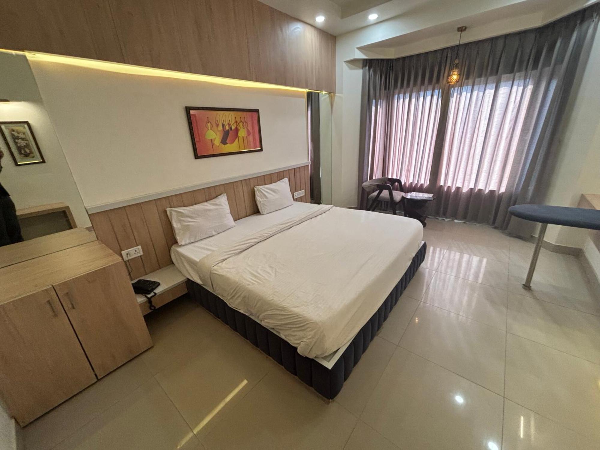 Maya International 3* Jaipur