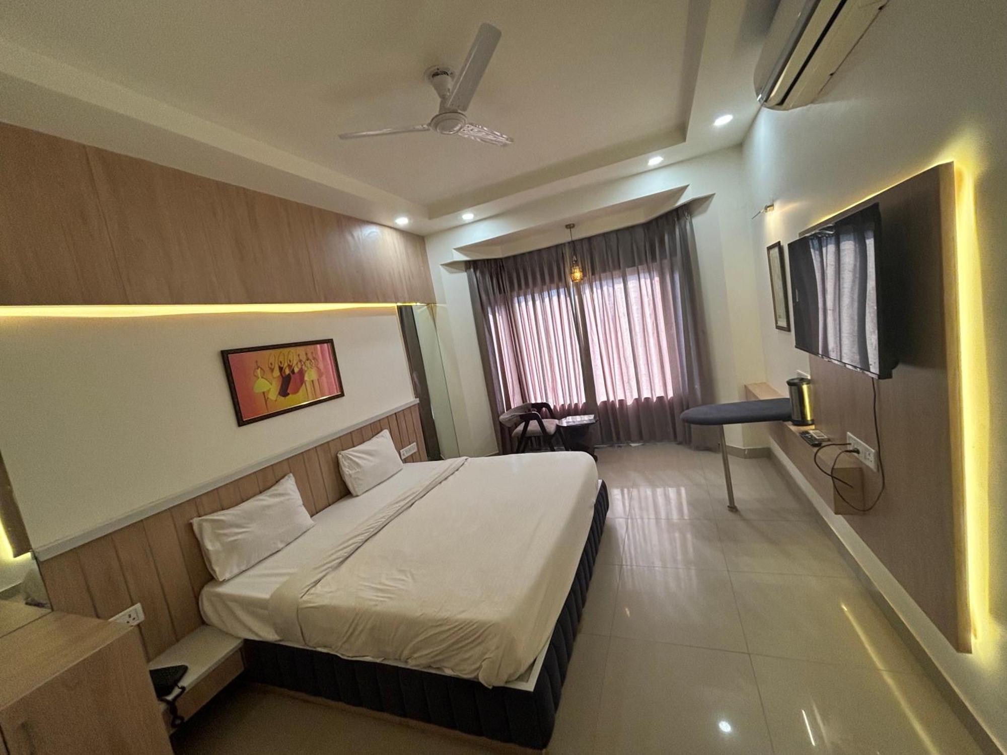 Maya International 3* Jaipur