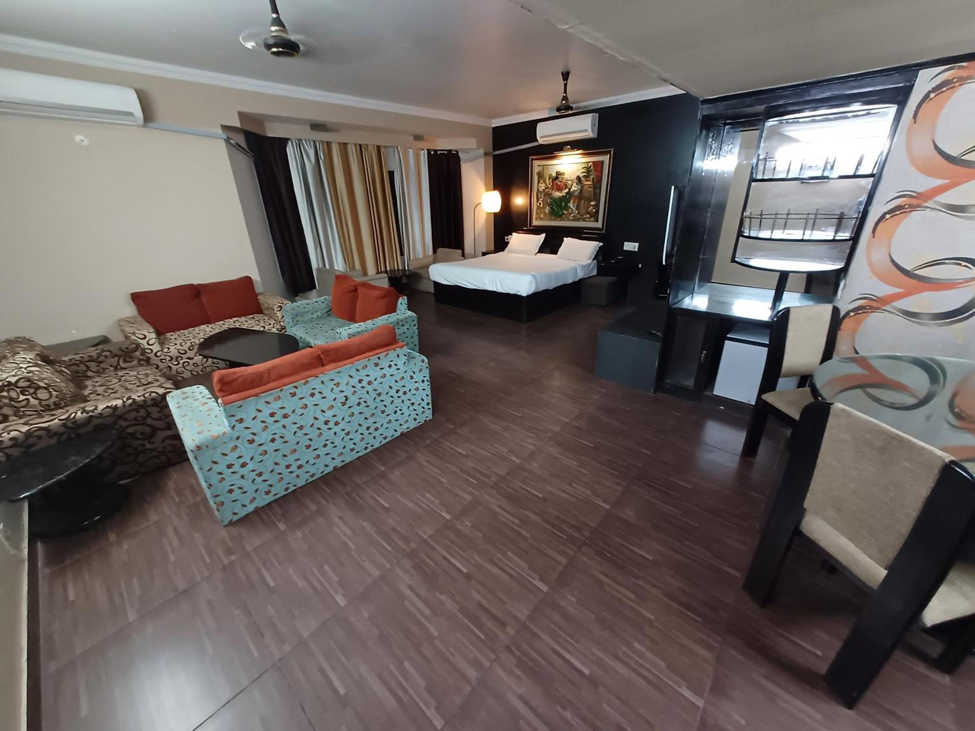 Maya International 3* Jaipur