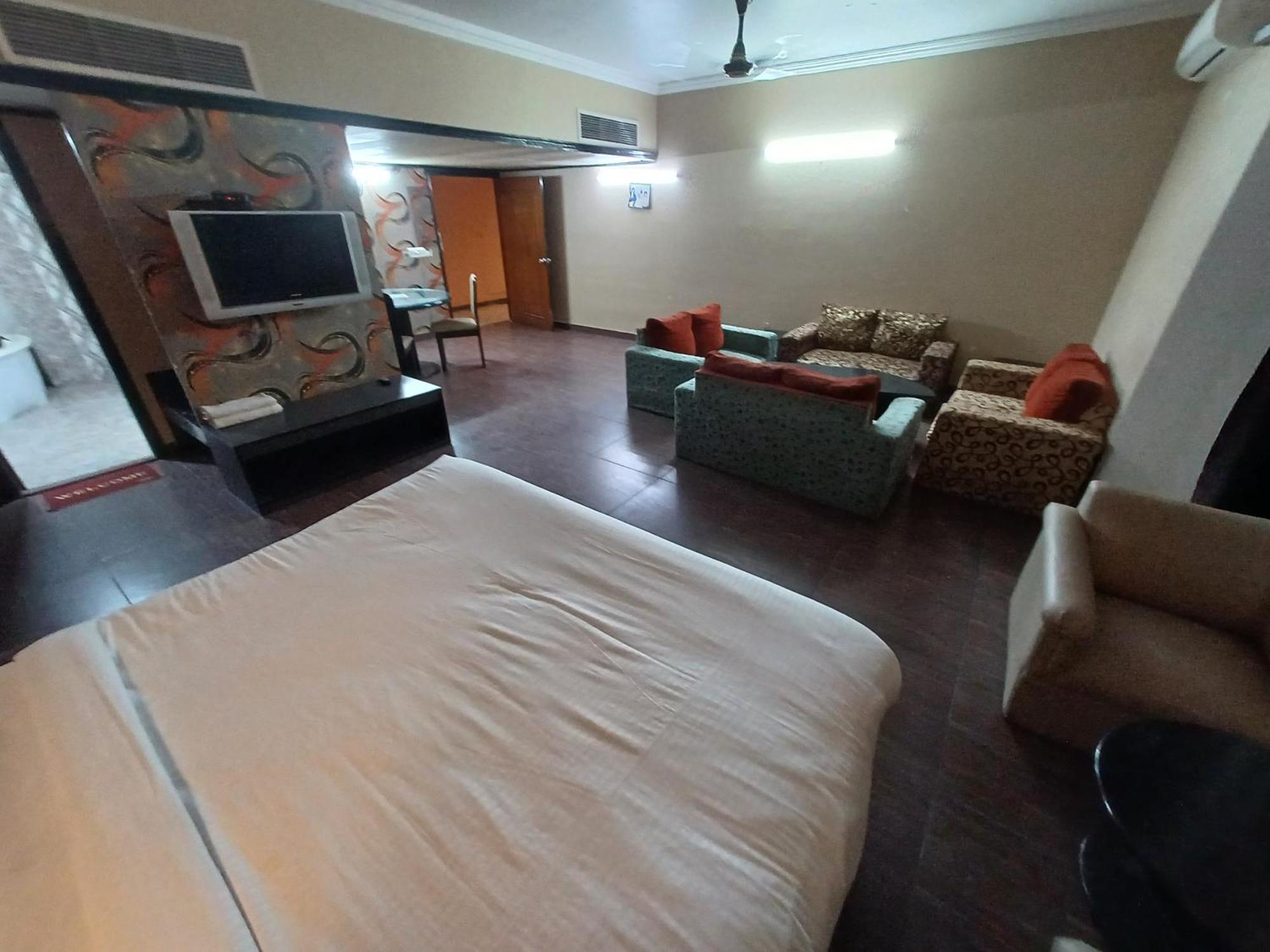 Maya International 3* Jaipur