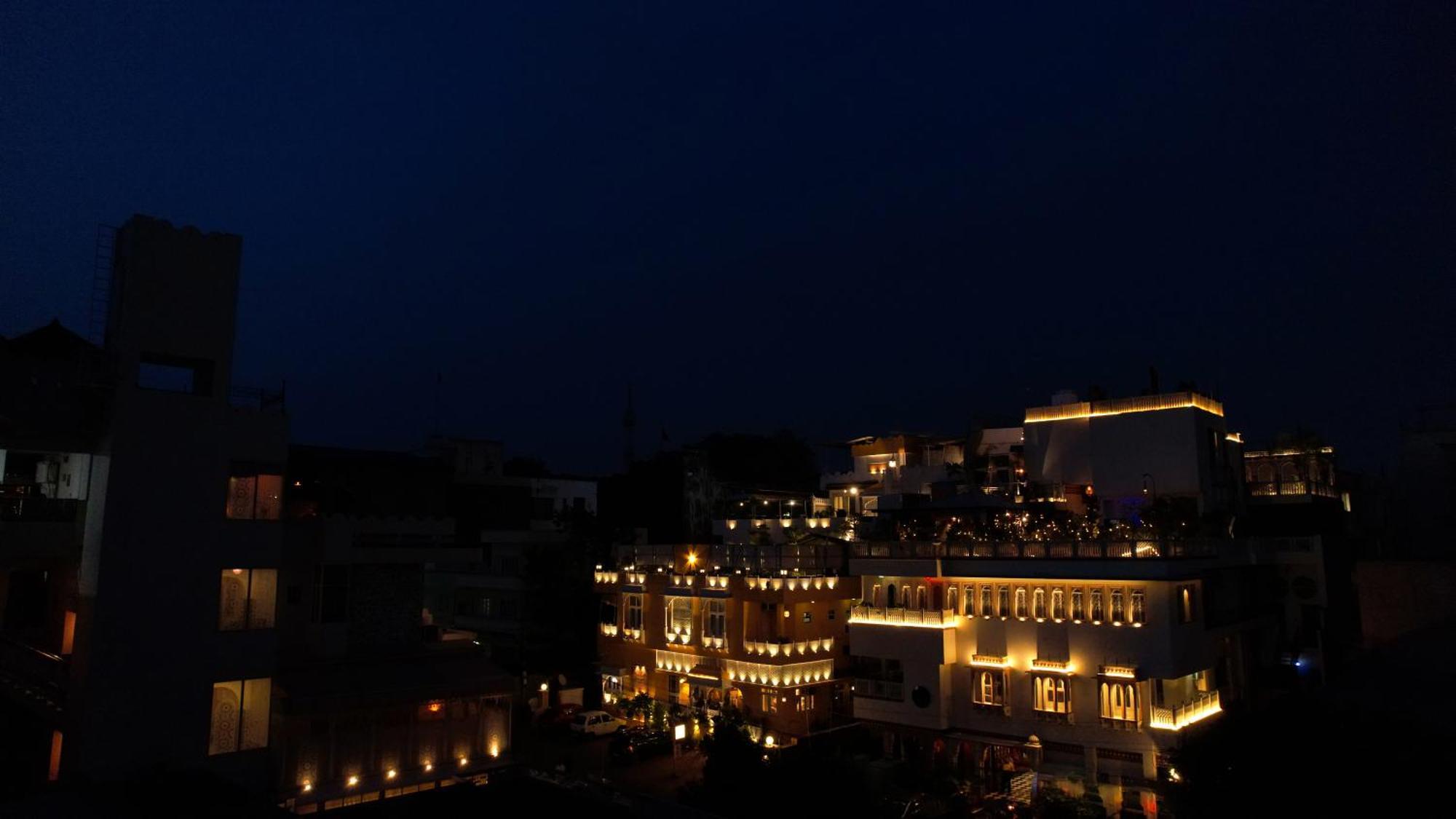 Chitra Katha - A Story Per Hotel 2*