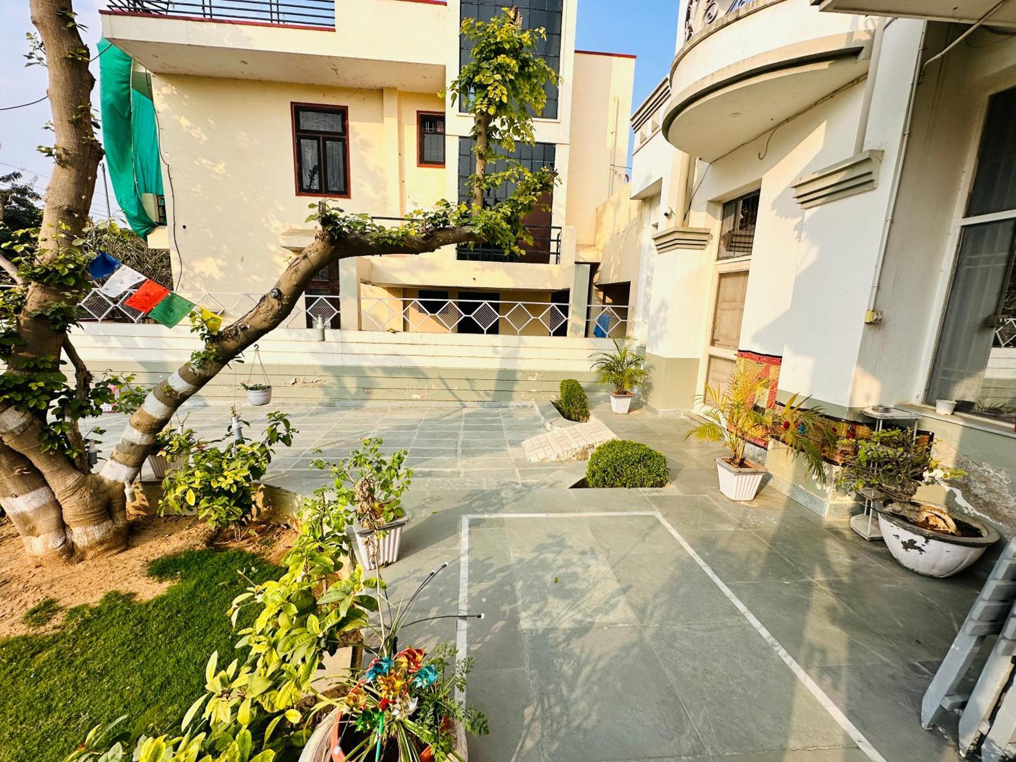 Homestay Lush Jaipur