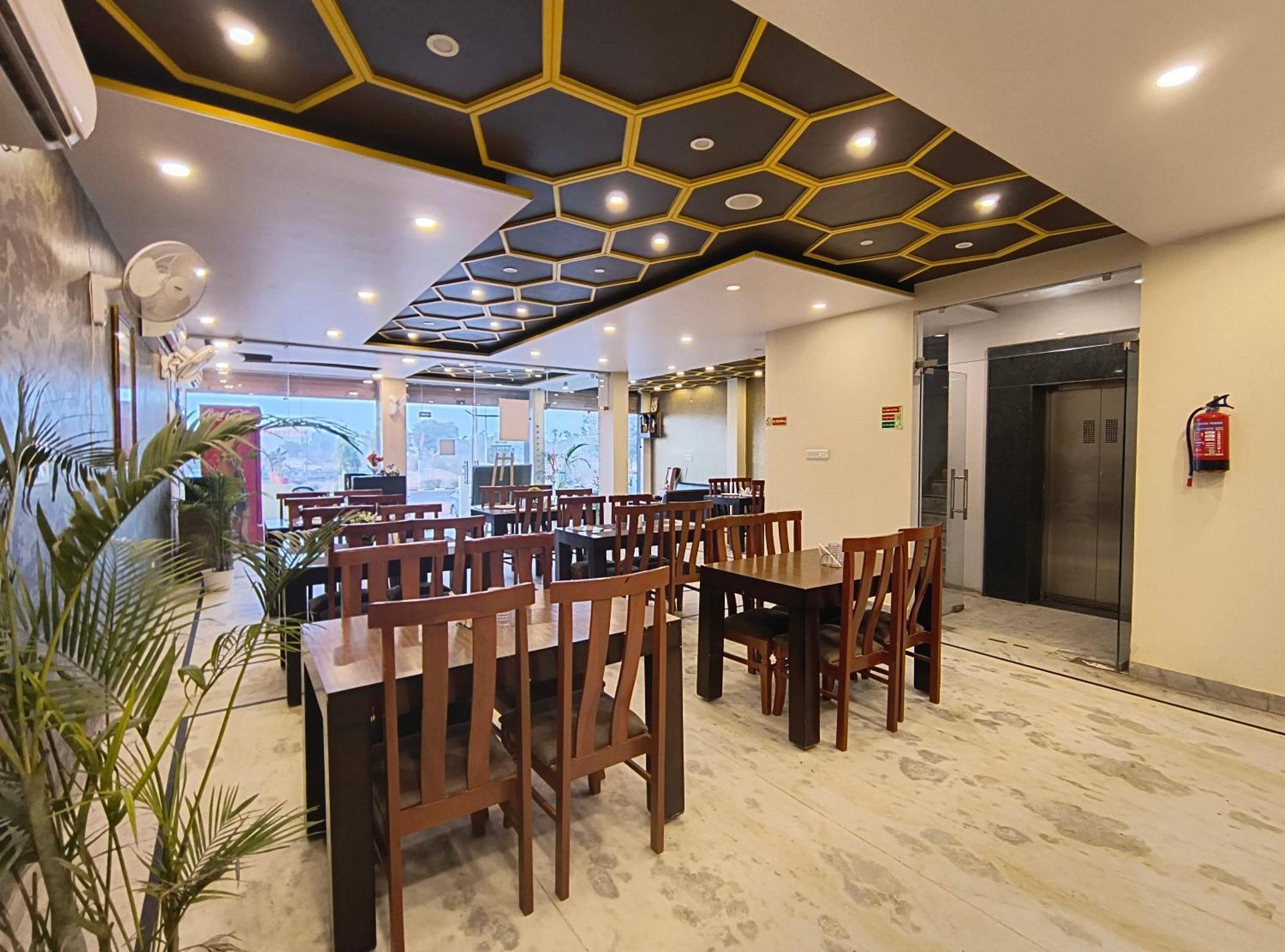 7 Nights 3* Jaipur