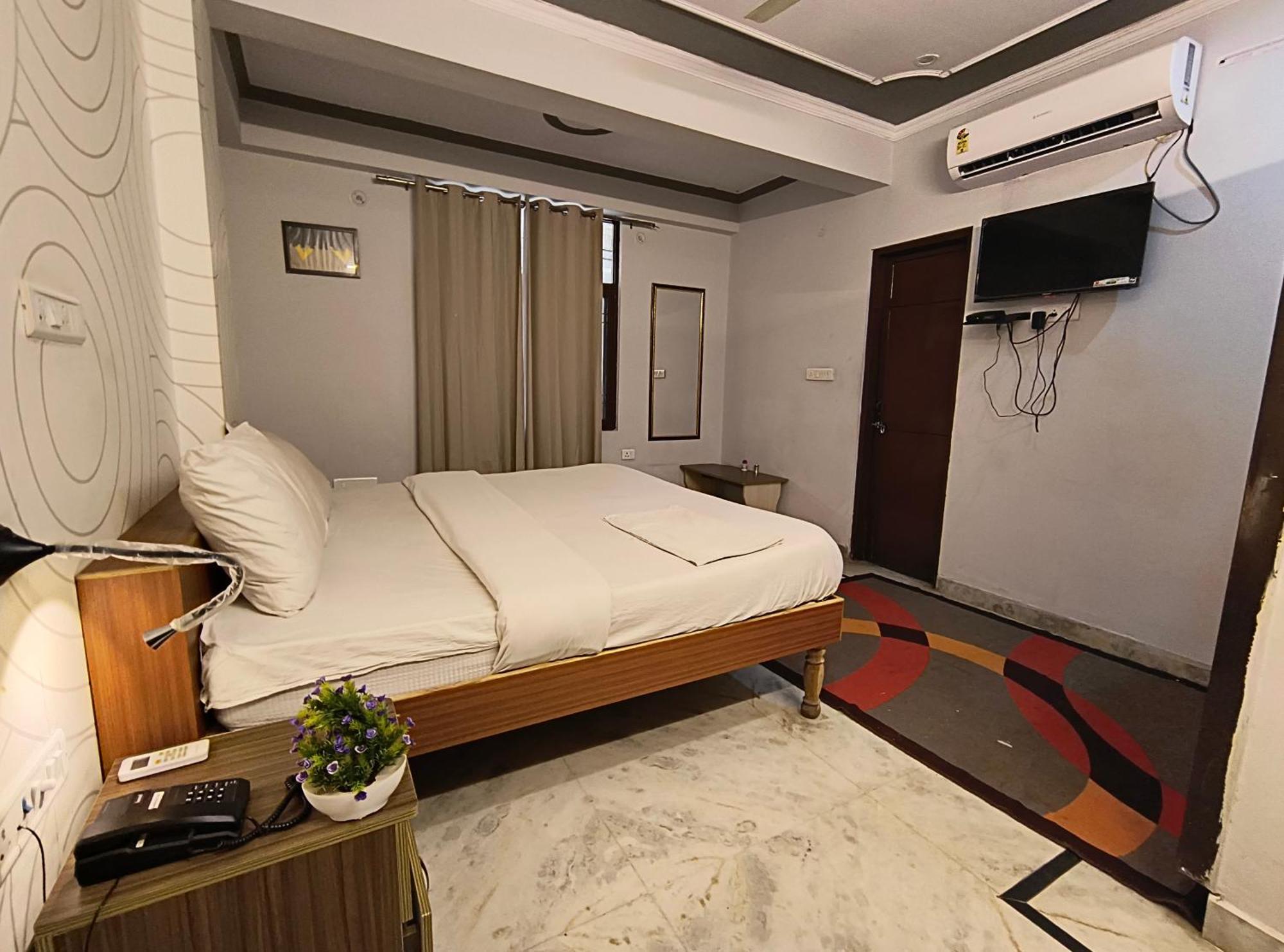 7 Nights Hotel Jaipur