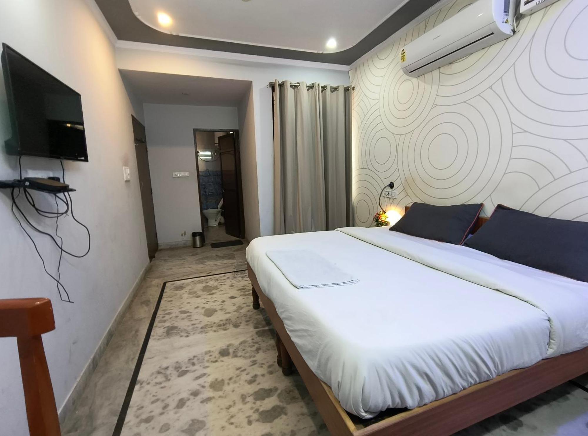 Hotel 7 Nights 3*