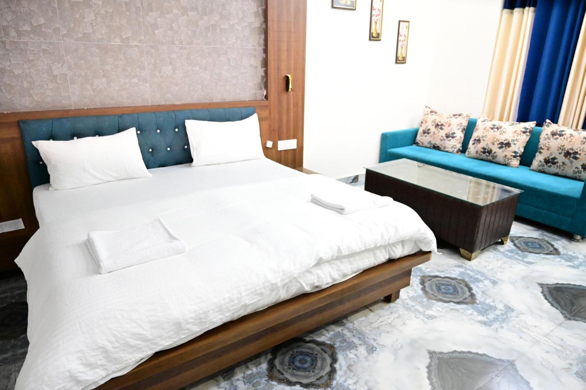 Hotel Sparsh Canopy Jaipur