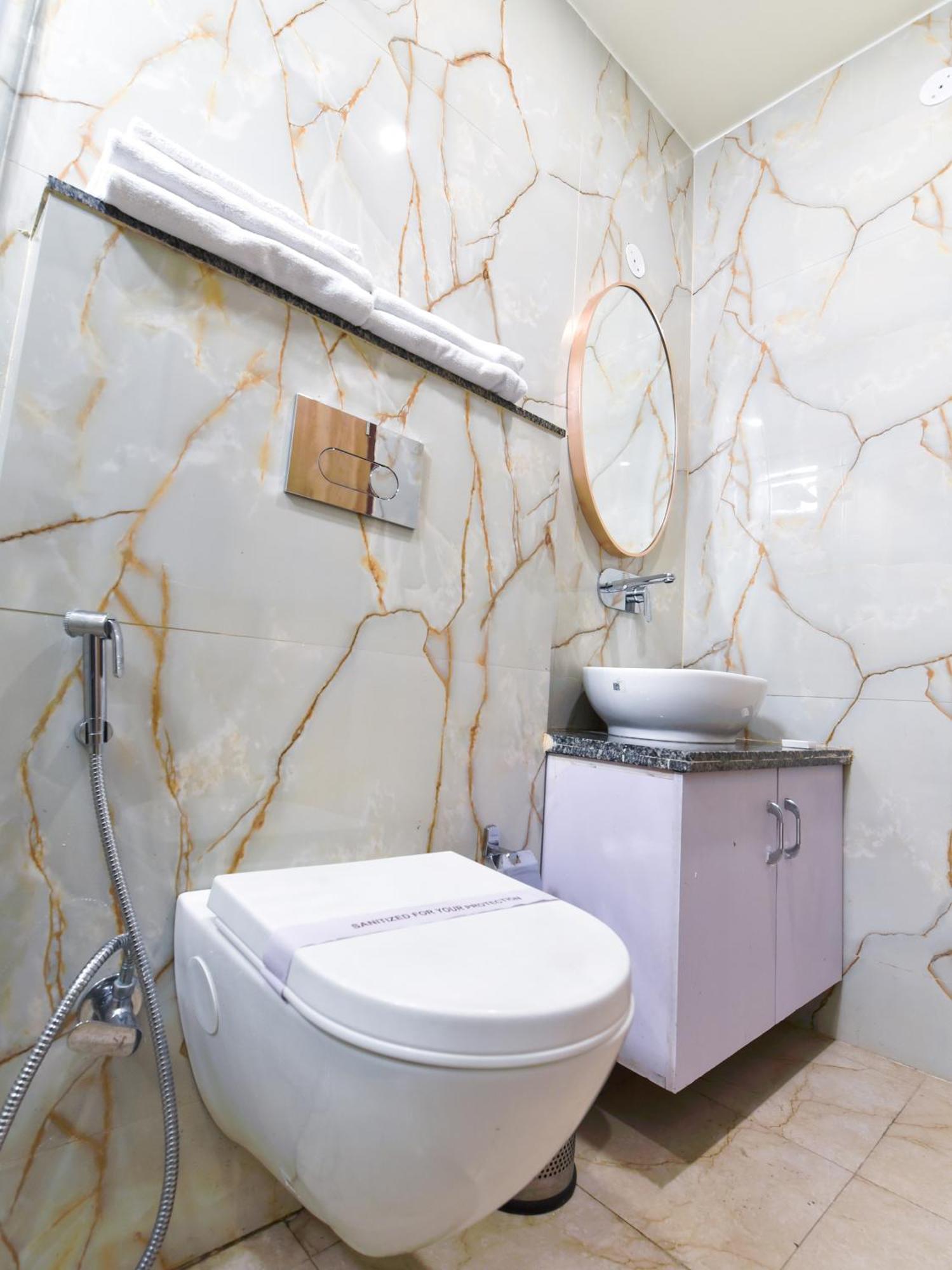 Anju Shree Inn-near Airport Terminal 1 4*