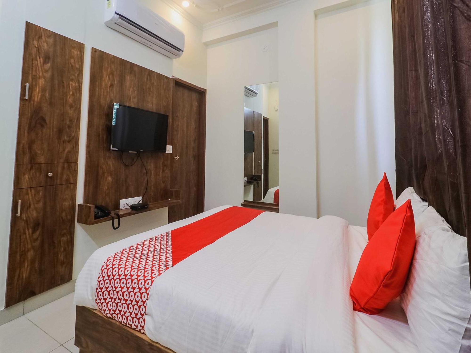 Oyo Flagship The Mint 3*