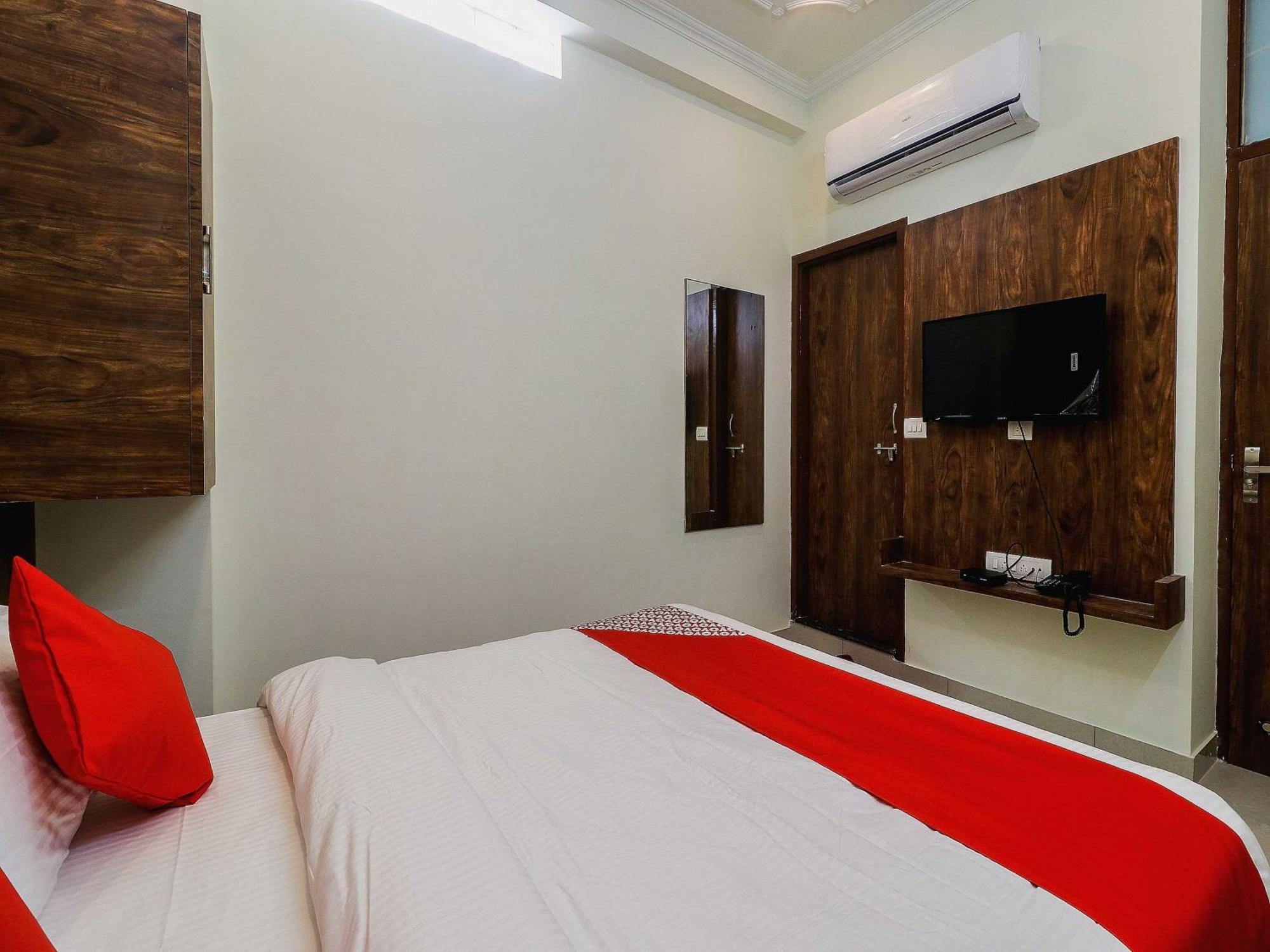 Oyo Flagship The Mint Hotel Jaipur