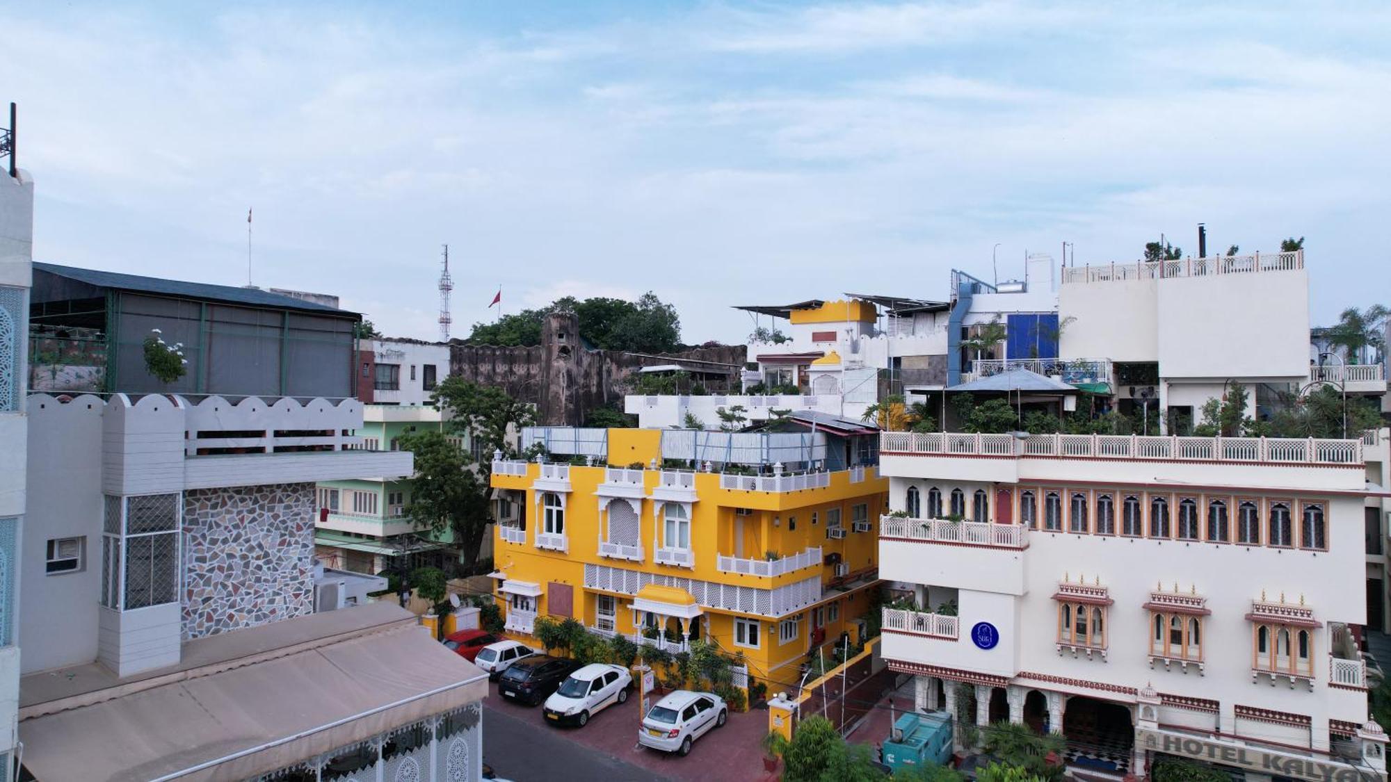 Chitra Katha - A Story Per Hotel