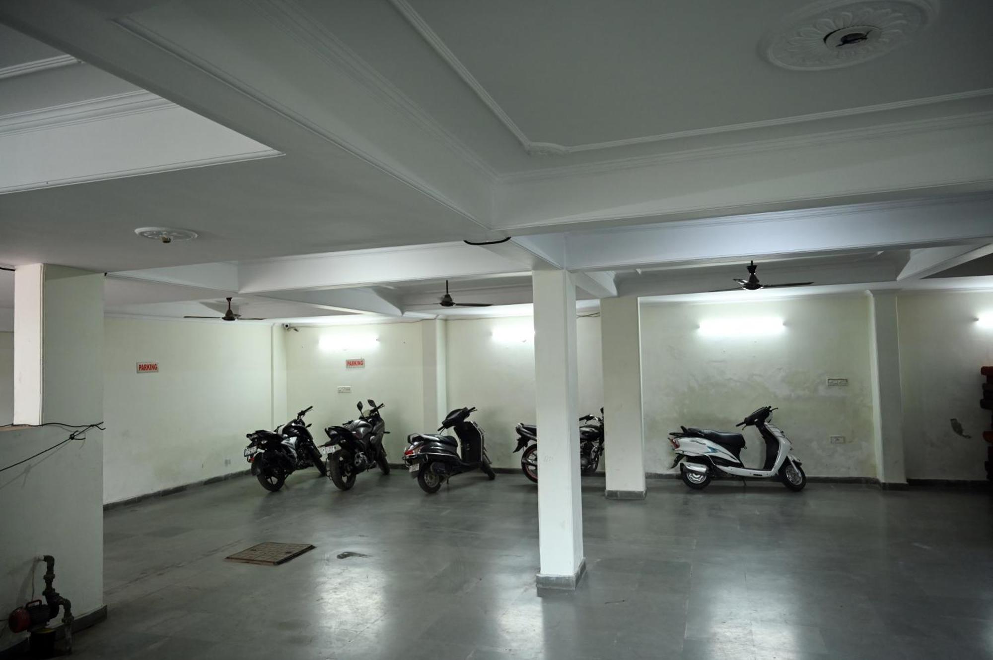 Hotel Pulse Near Railway Station 3*
