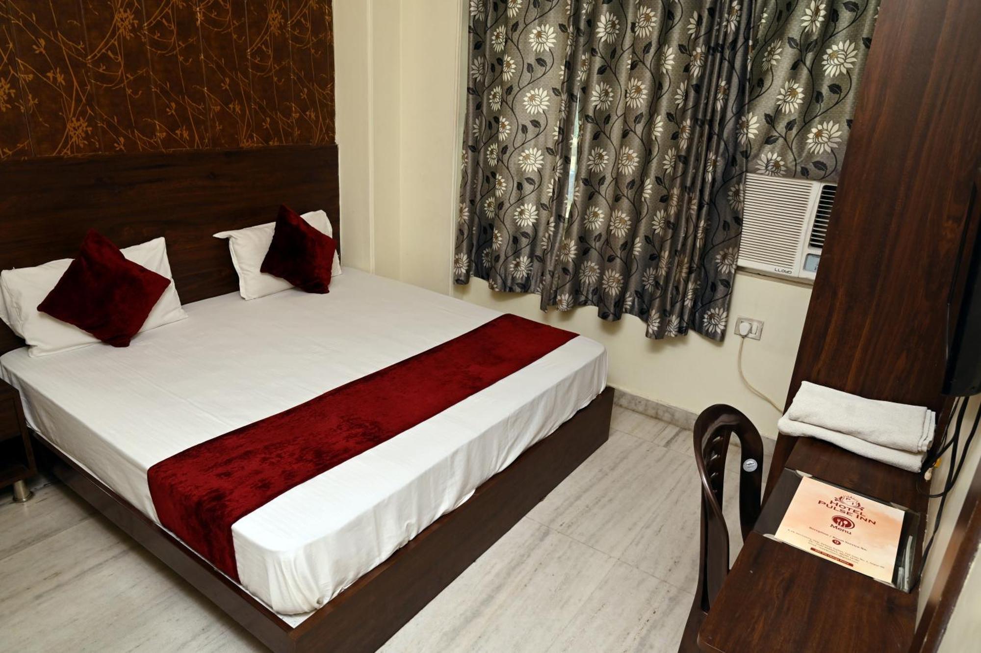Hotel Pulse Near Railway Station