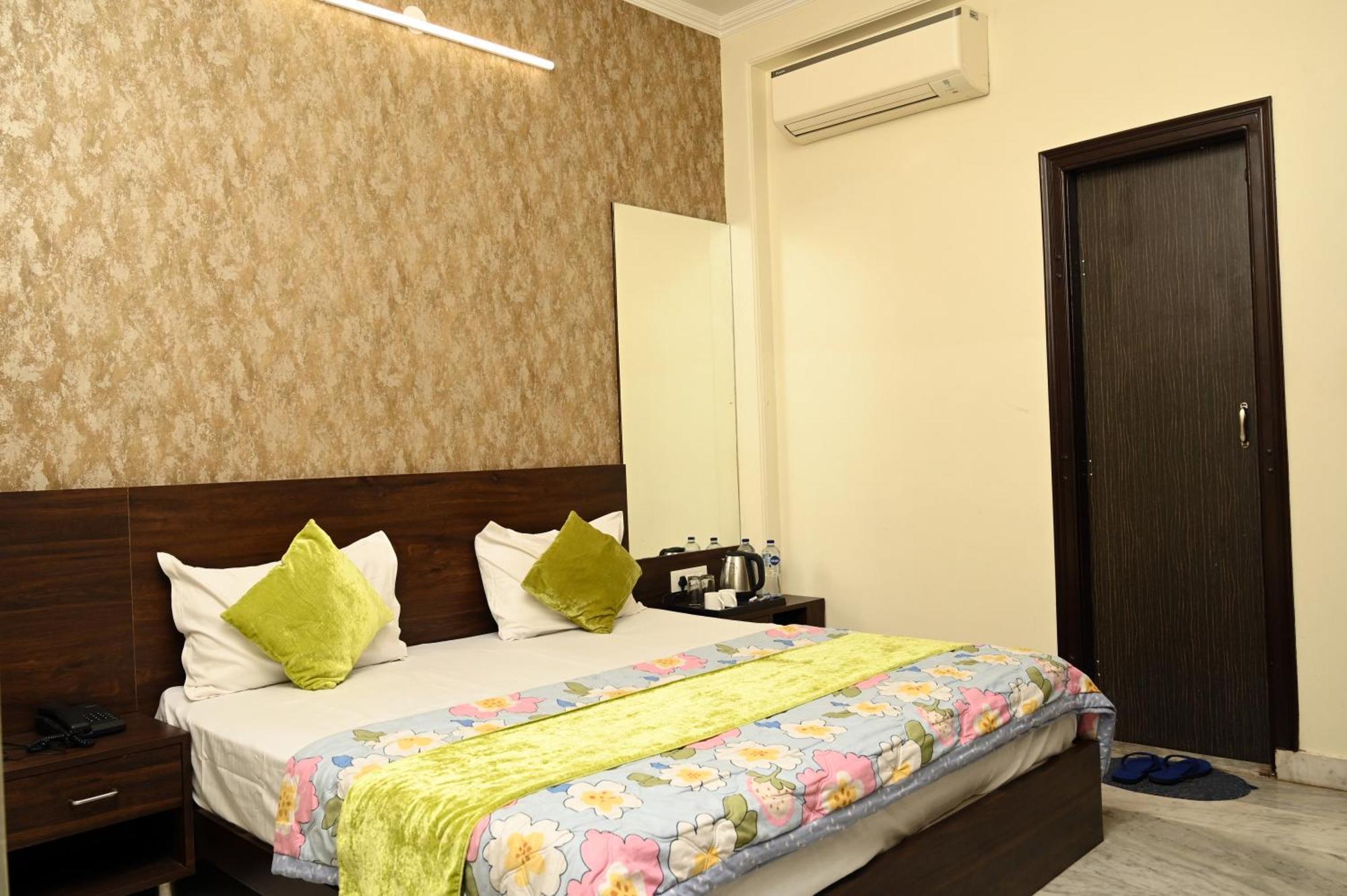 Pulse Near Railway Station Hotel Jaipur
