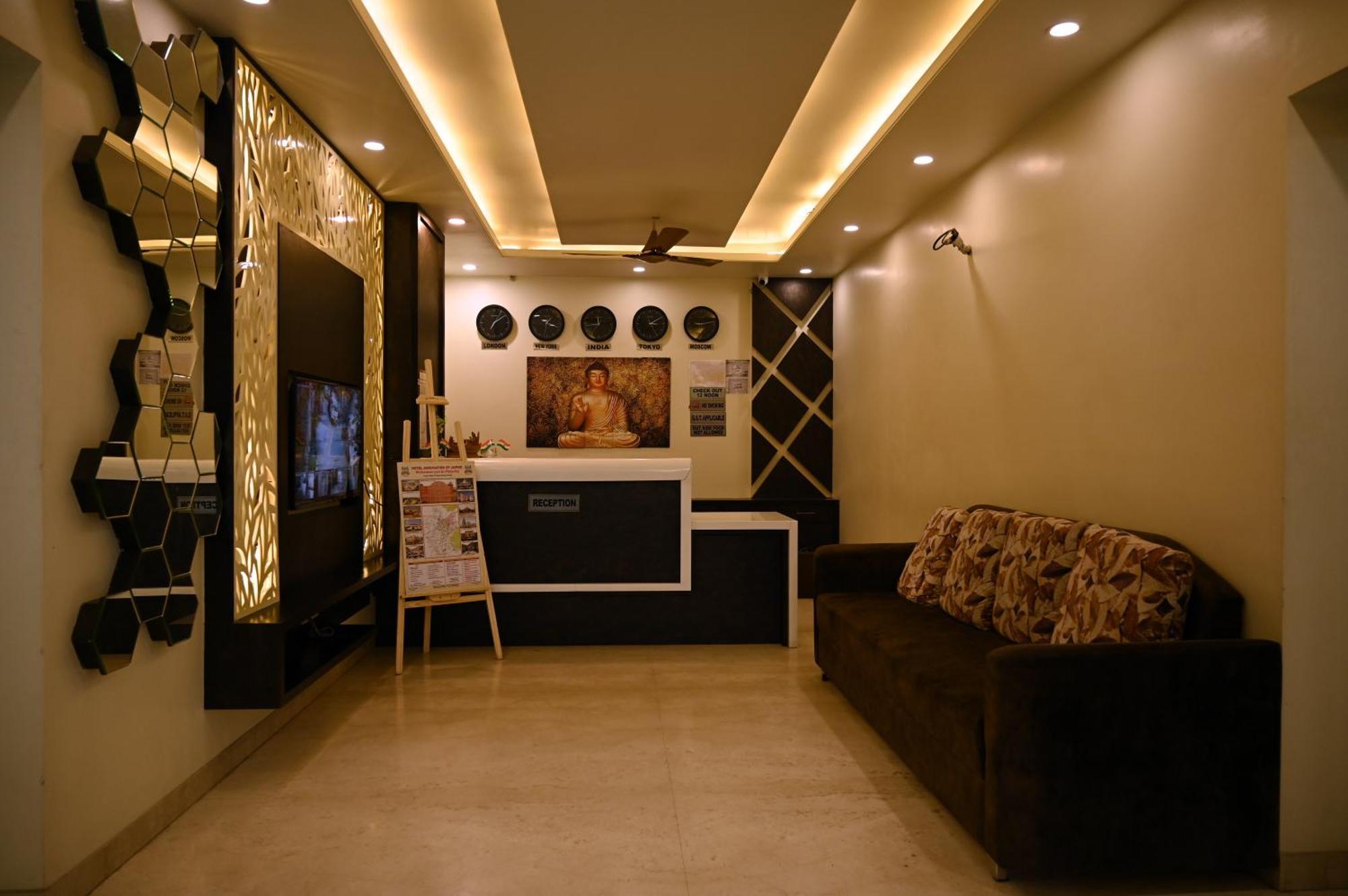 Pulse Near Railway Station Hotel 3*