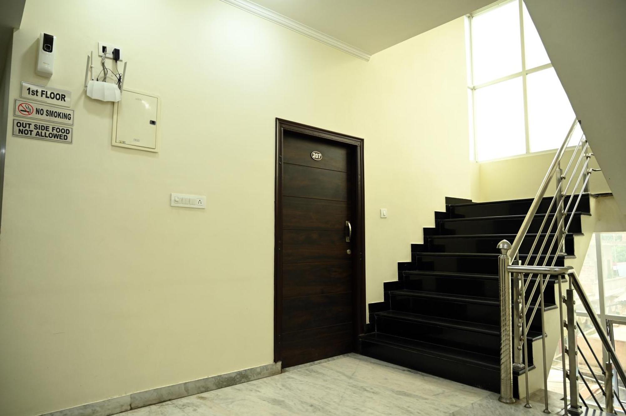 Hotel Pulse Near Railway Station 3*