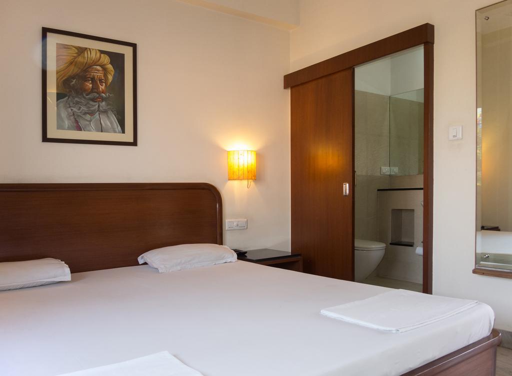 Hotel Atithi 3*