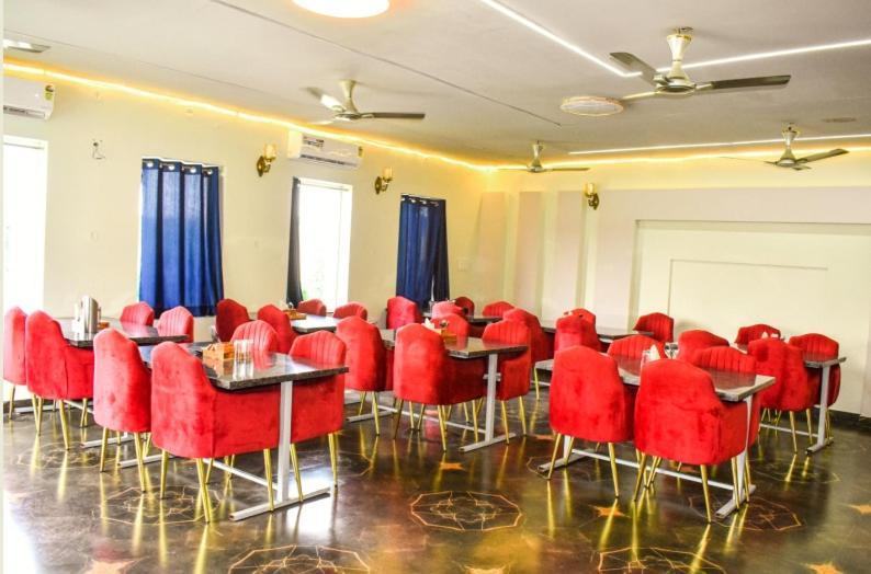 Hotel Sparsh Canopy Jaipur