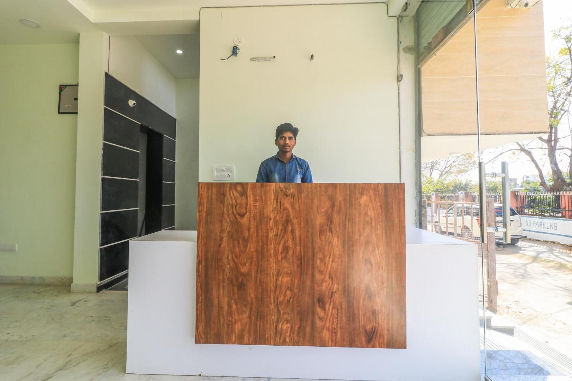 Oyo Flagship The Mint Hotel