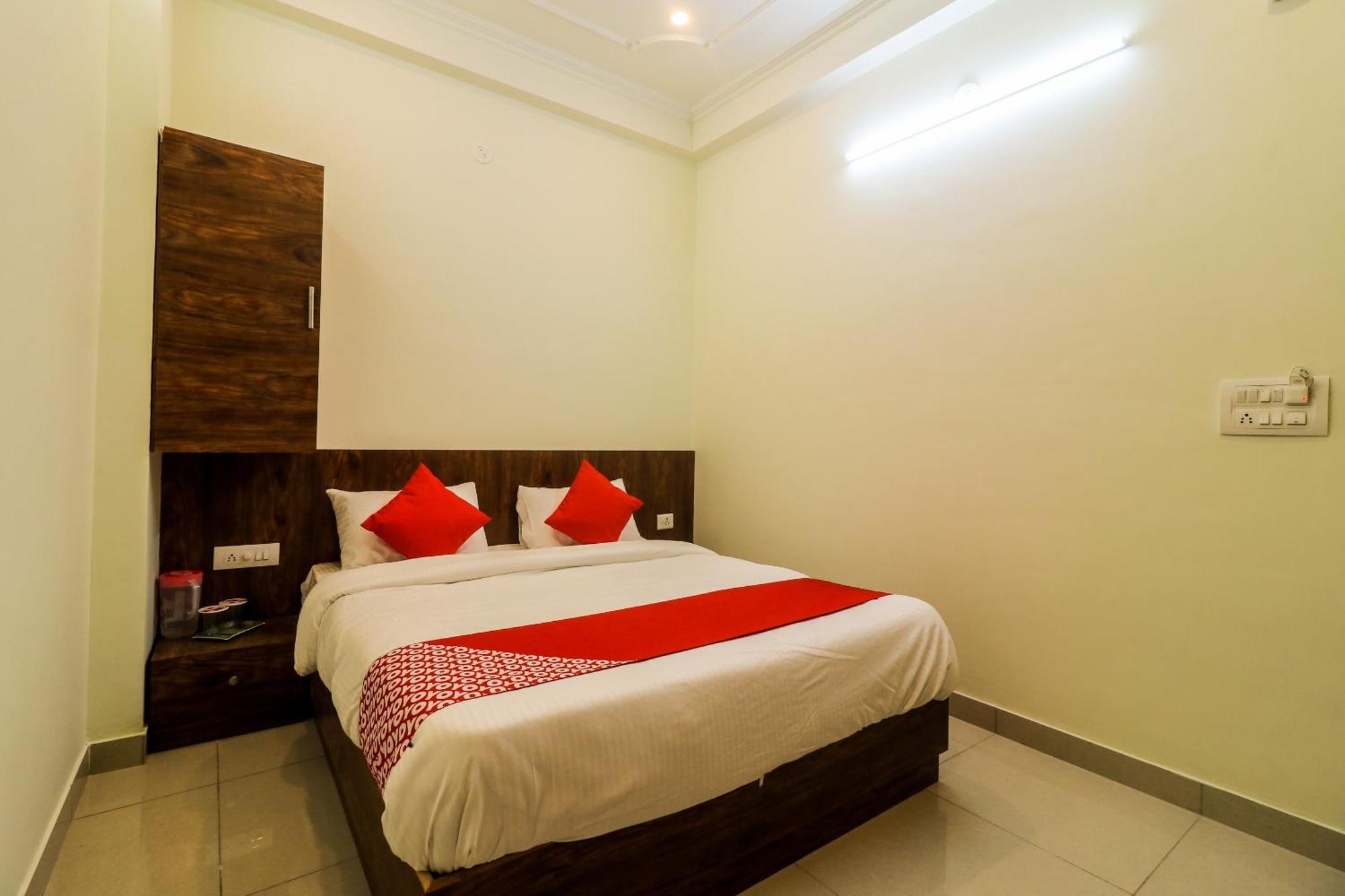 Oyo Flagship The Mint Hotel 3*