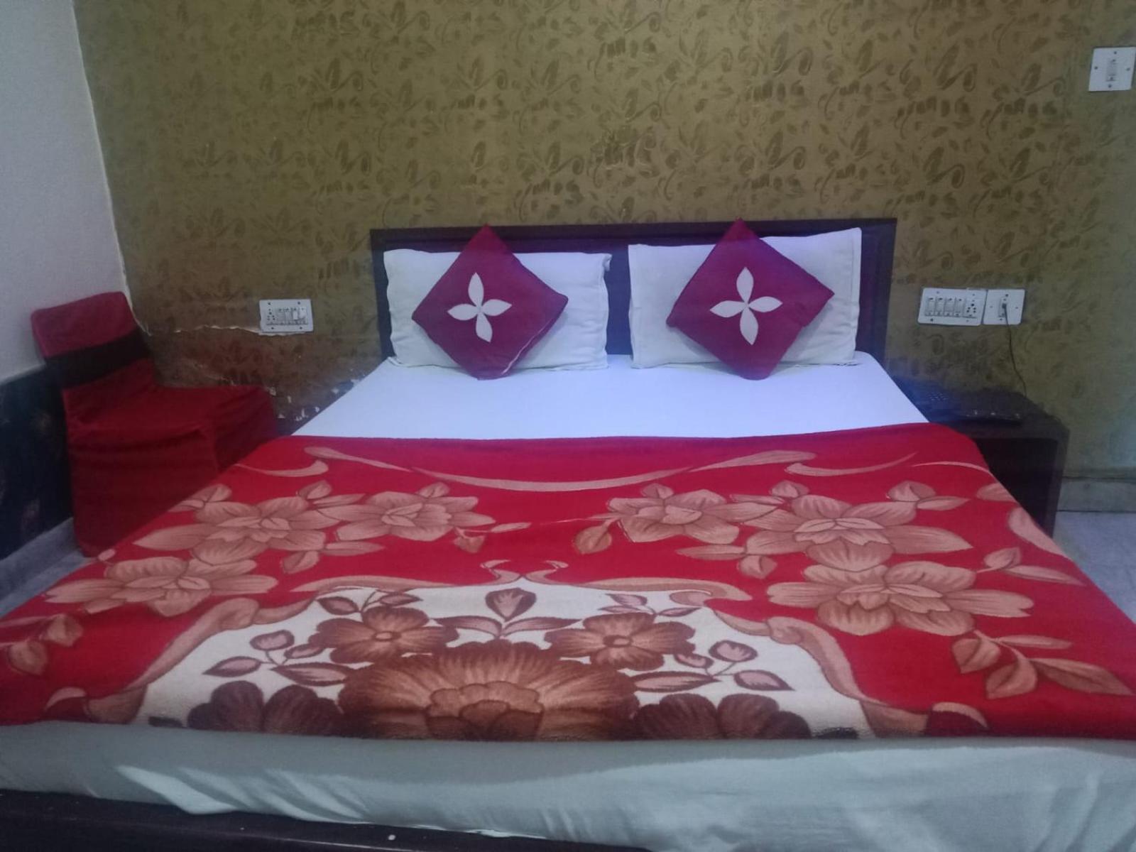 C-9 Hotel