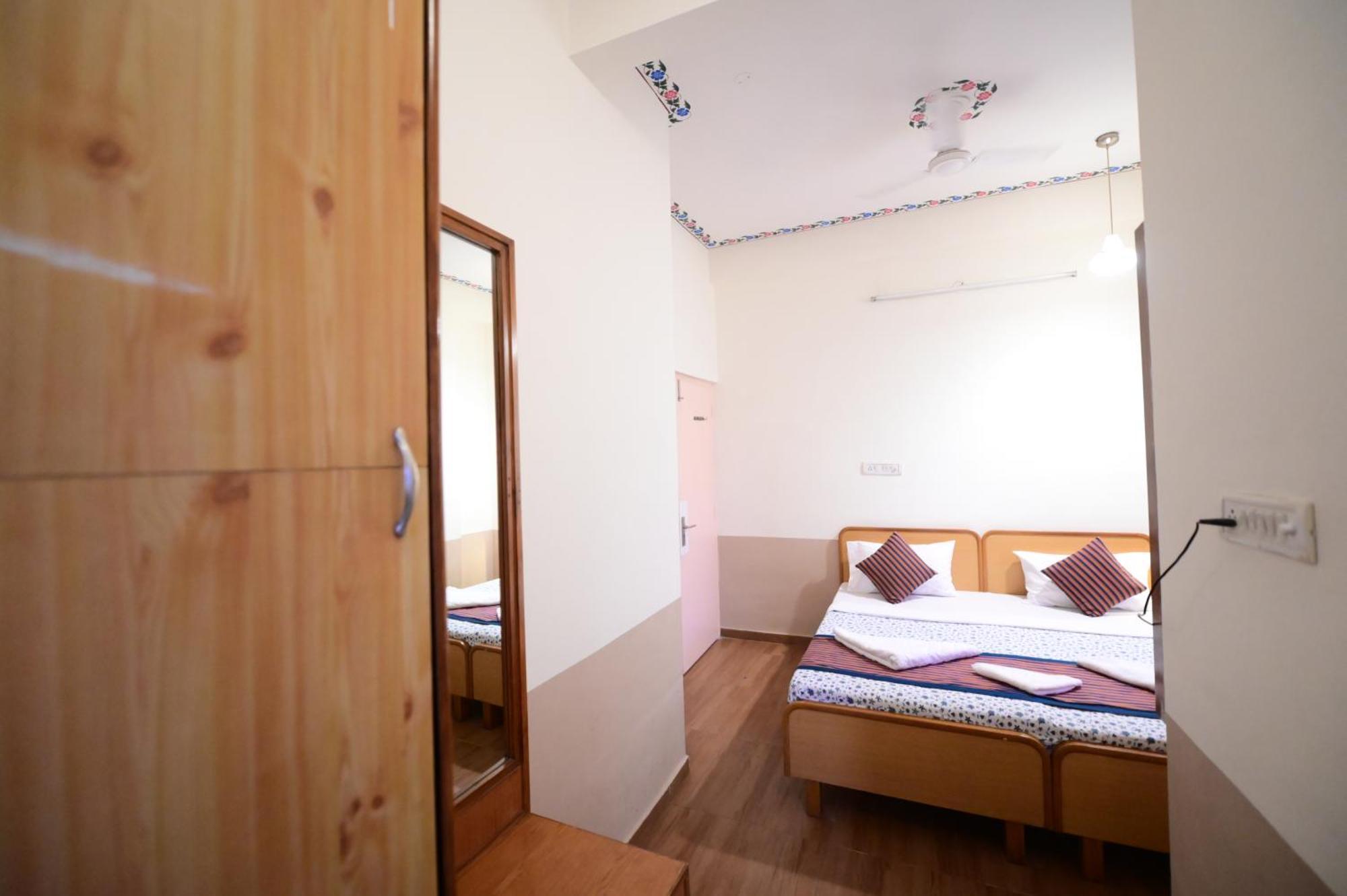 Hotel Chitra Katha - A Story Per