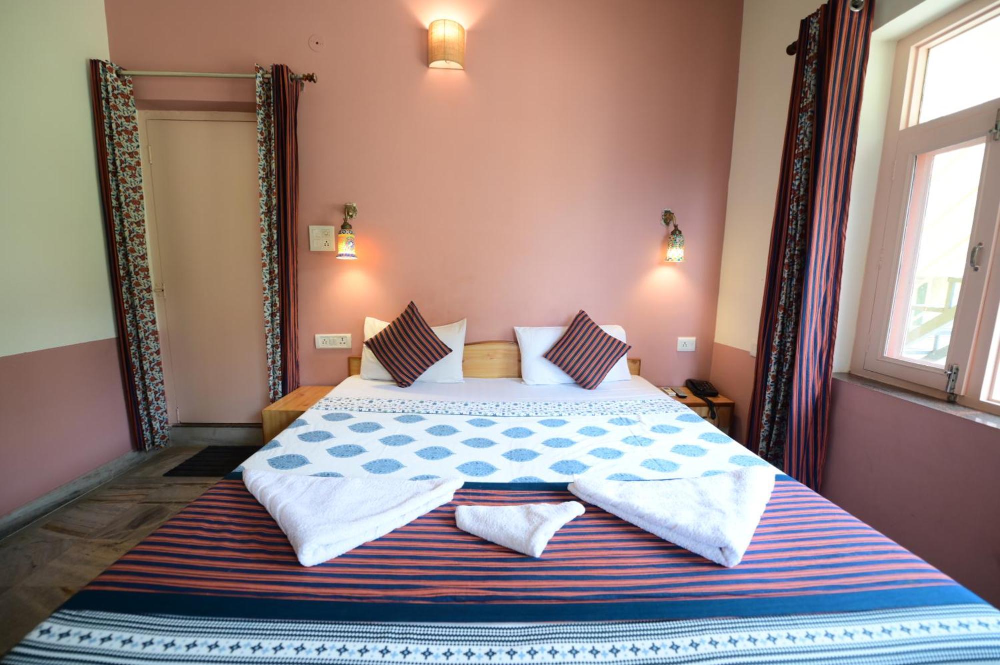 Chitra Katha - A Story Per Hotel 2*