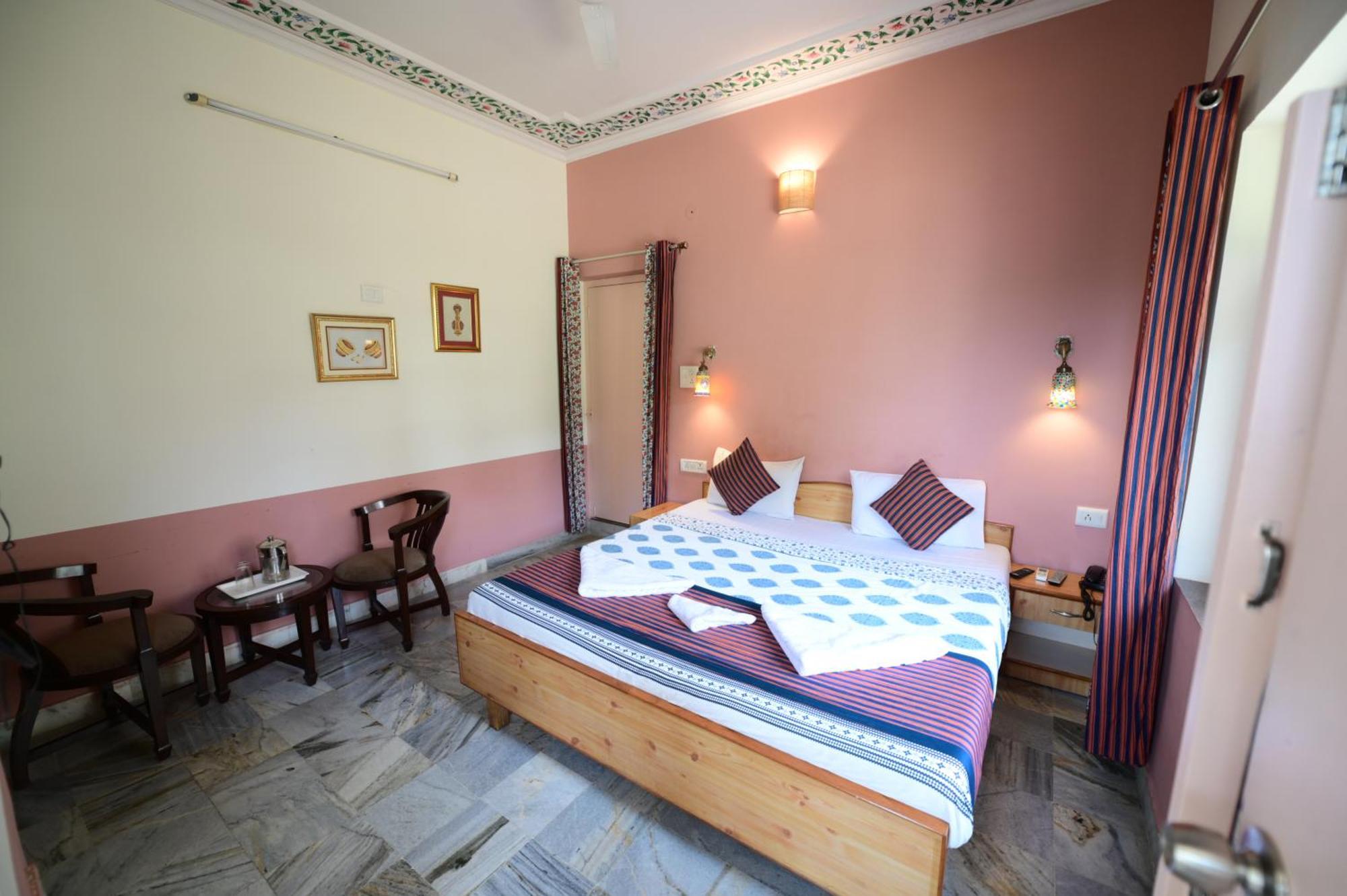 Hotel Chitra Katha - A Story Per 2*