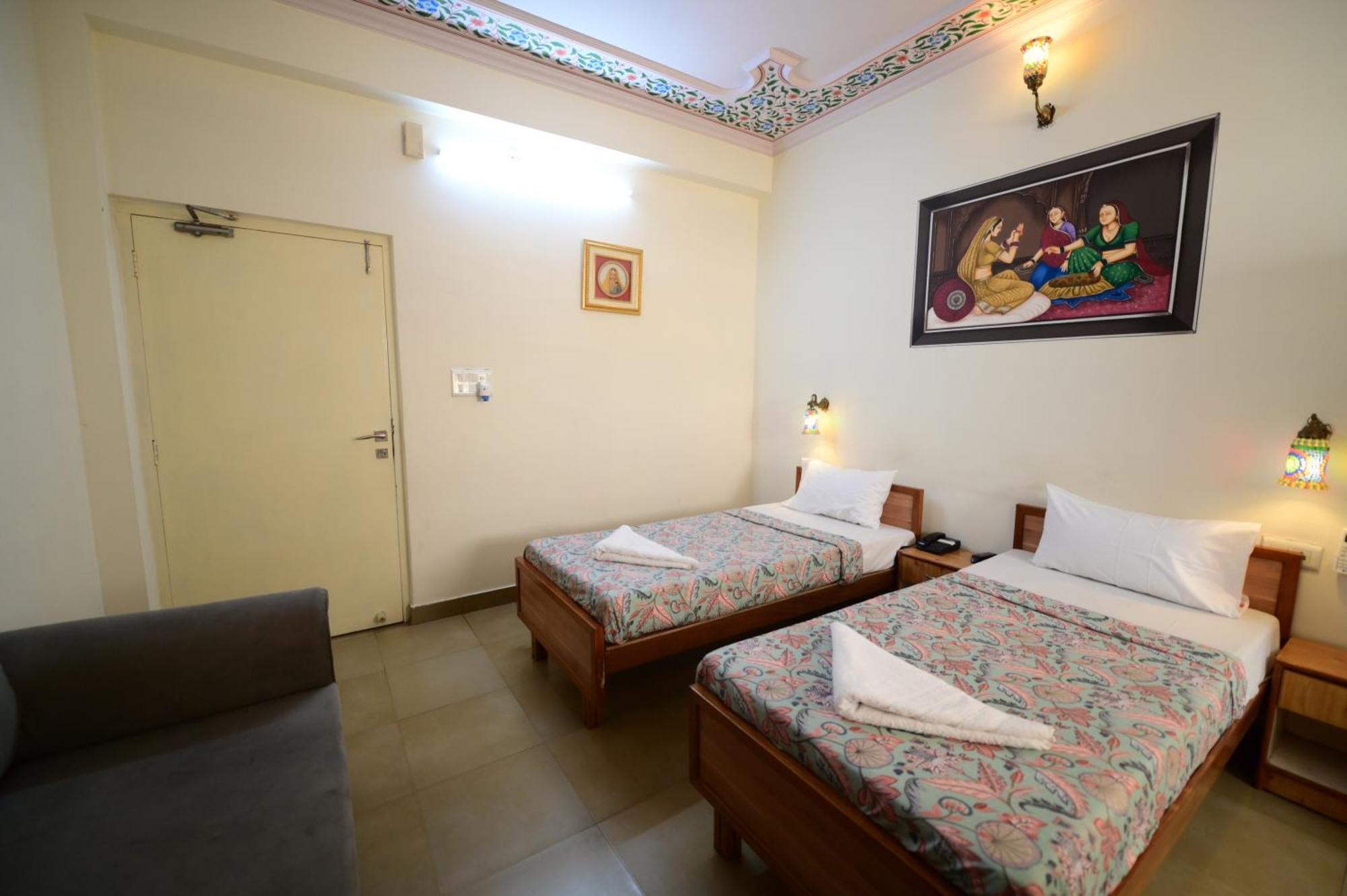 Chitra Katha - A Story Per Hotel Jaipur