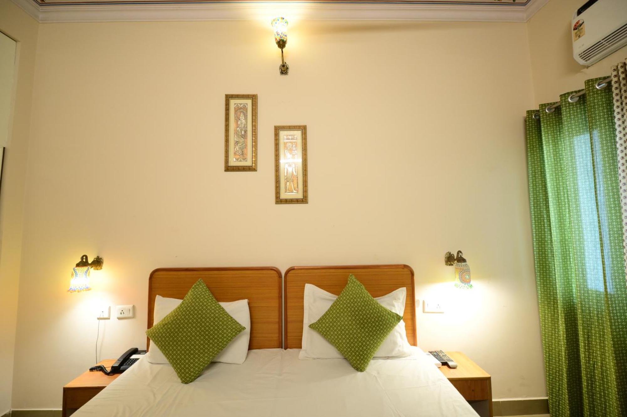 Hotel Chitra Katha - A Story Per 2*