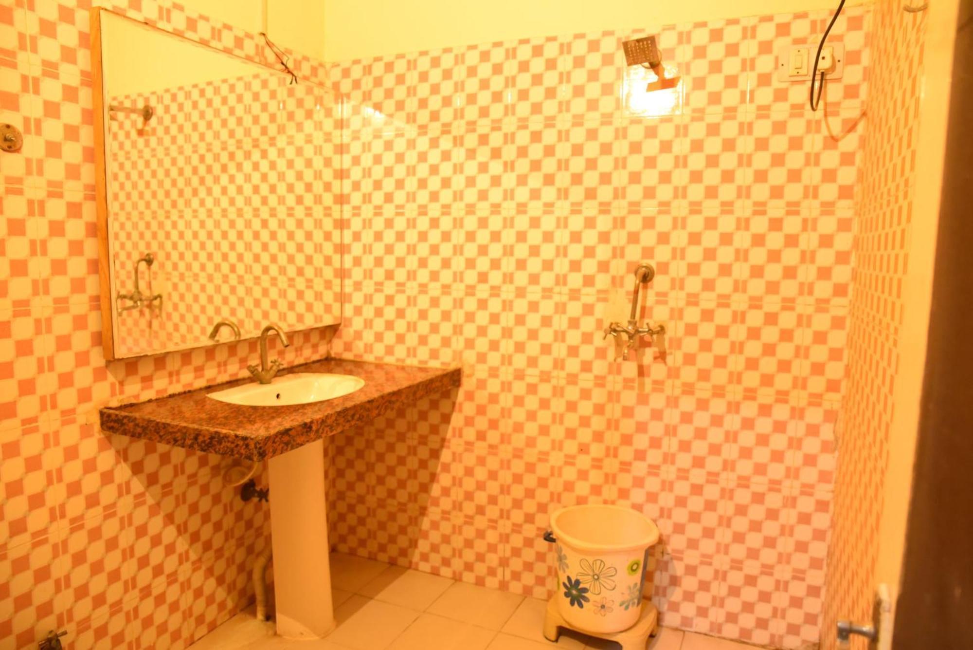 C-9 Hotel 3*