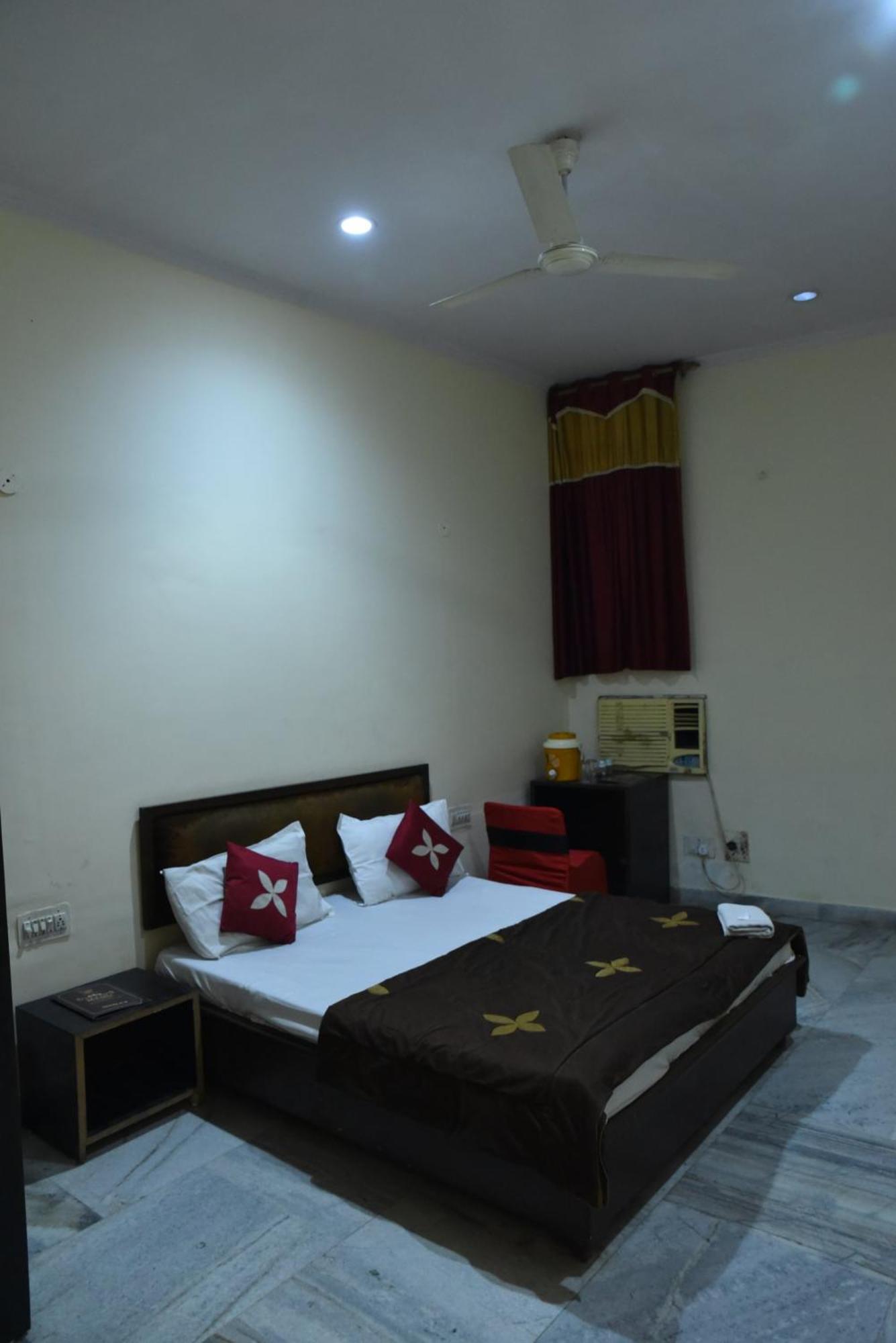 C-9 Hotel 3*