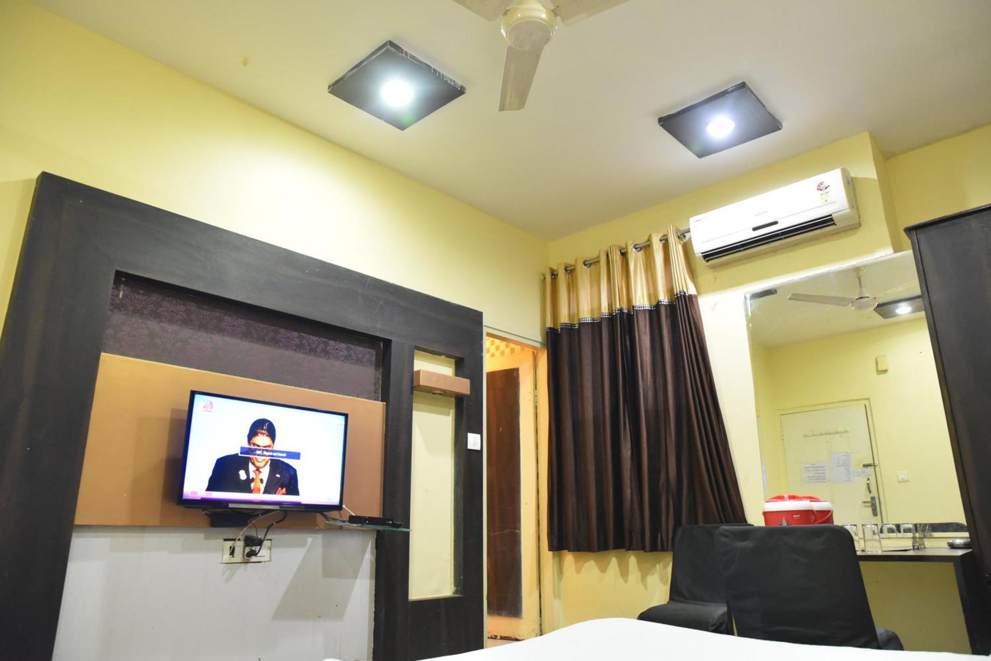 C-9 Hotel