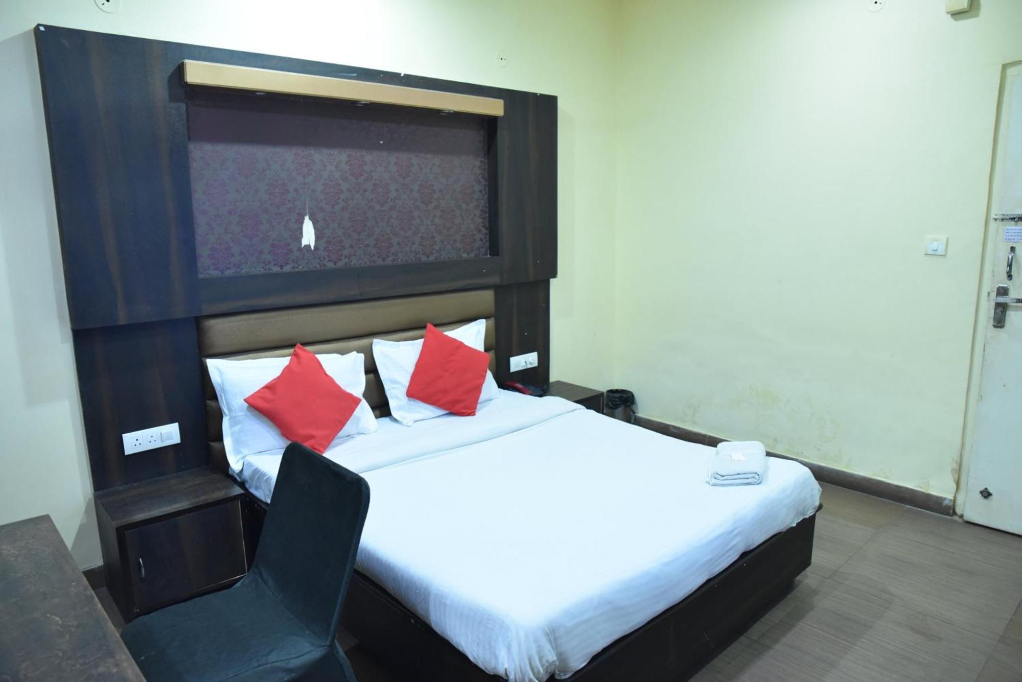 C-9 Hotel 3*