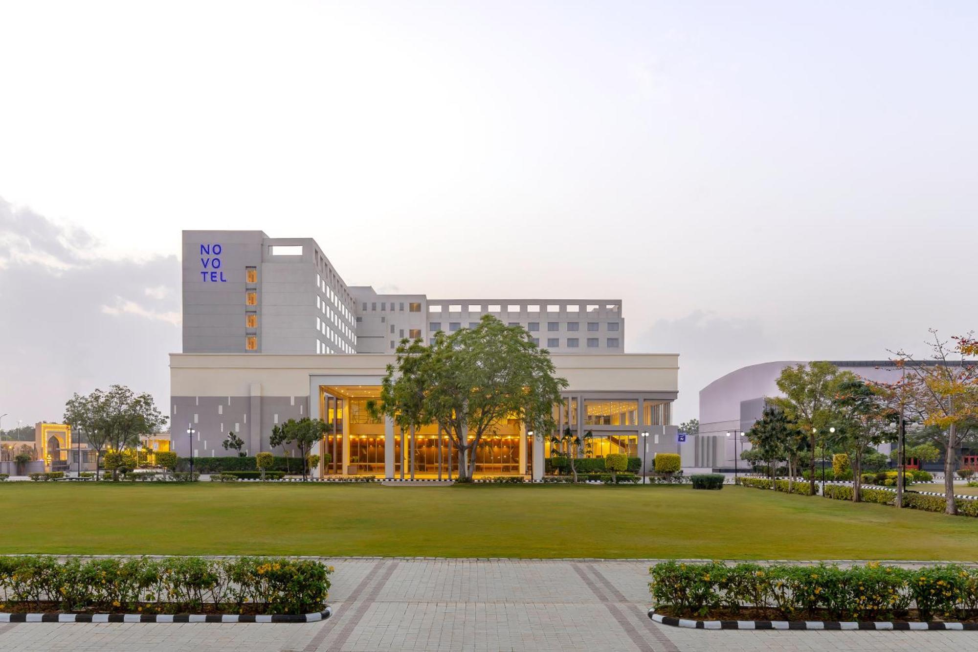 Novotel Convention Centre Hotel