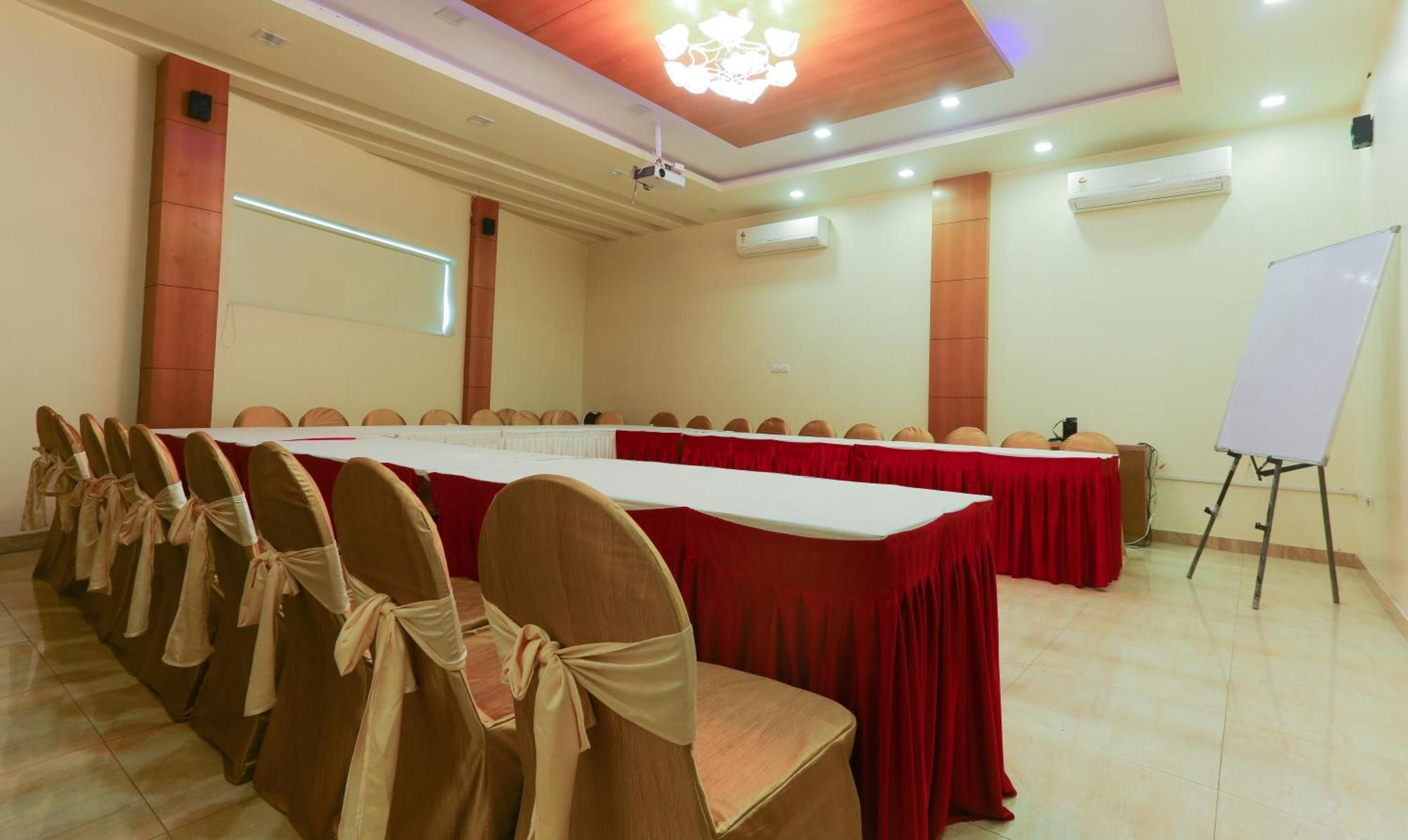 Hotel Treebo Natraj - Jaipur
