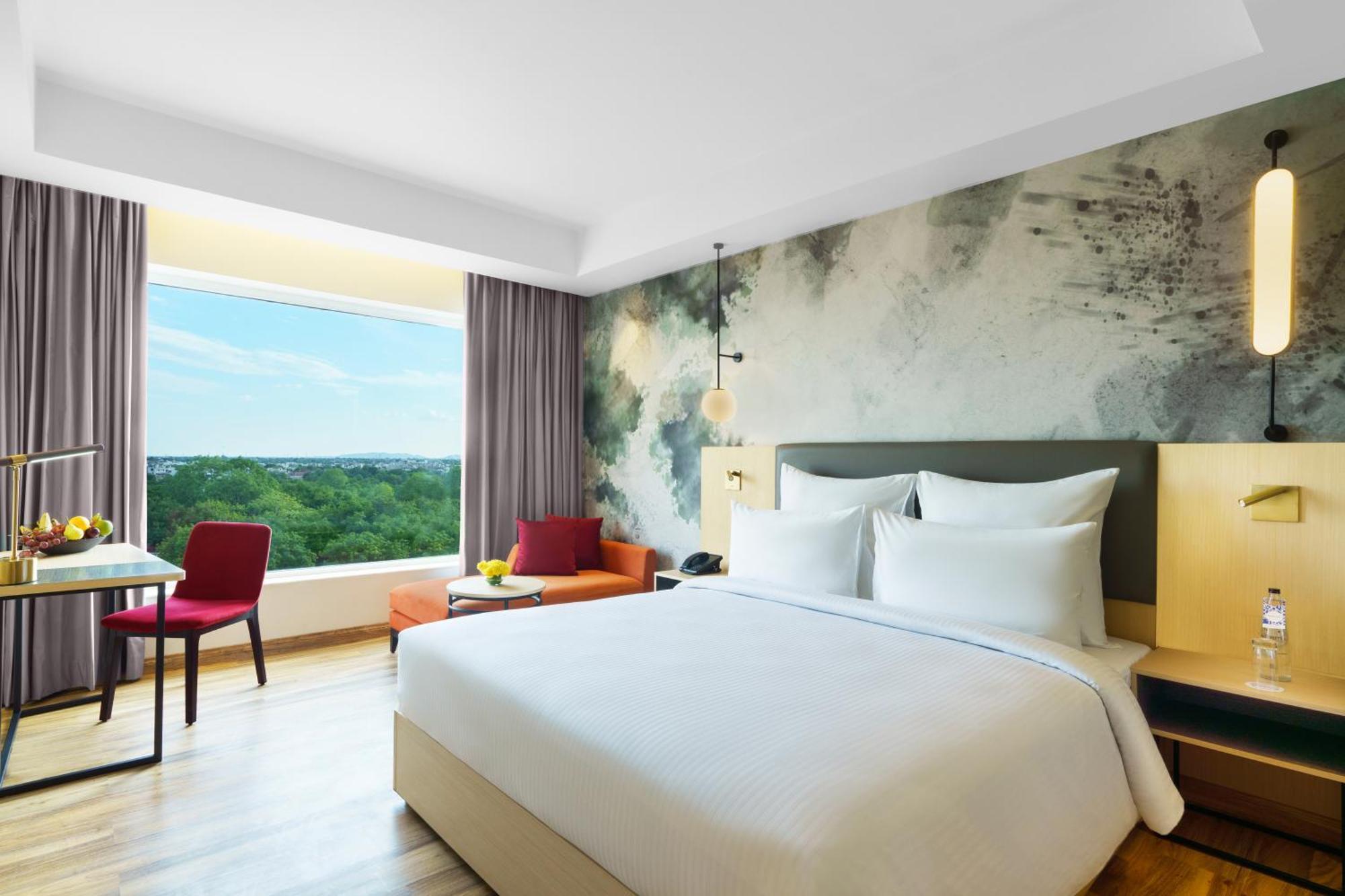 Novotel Convention Centre 5*