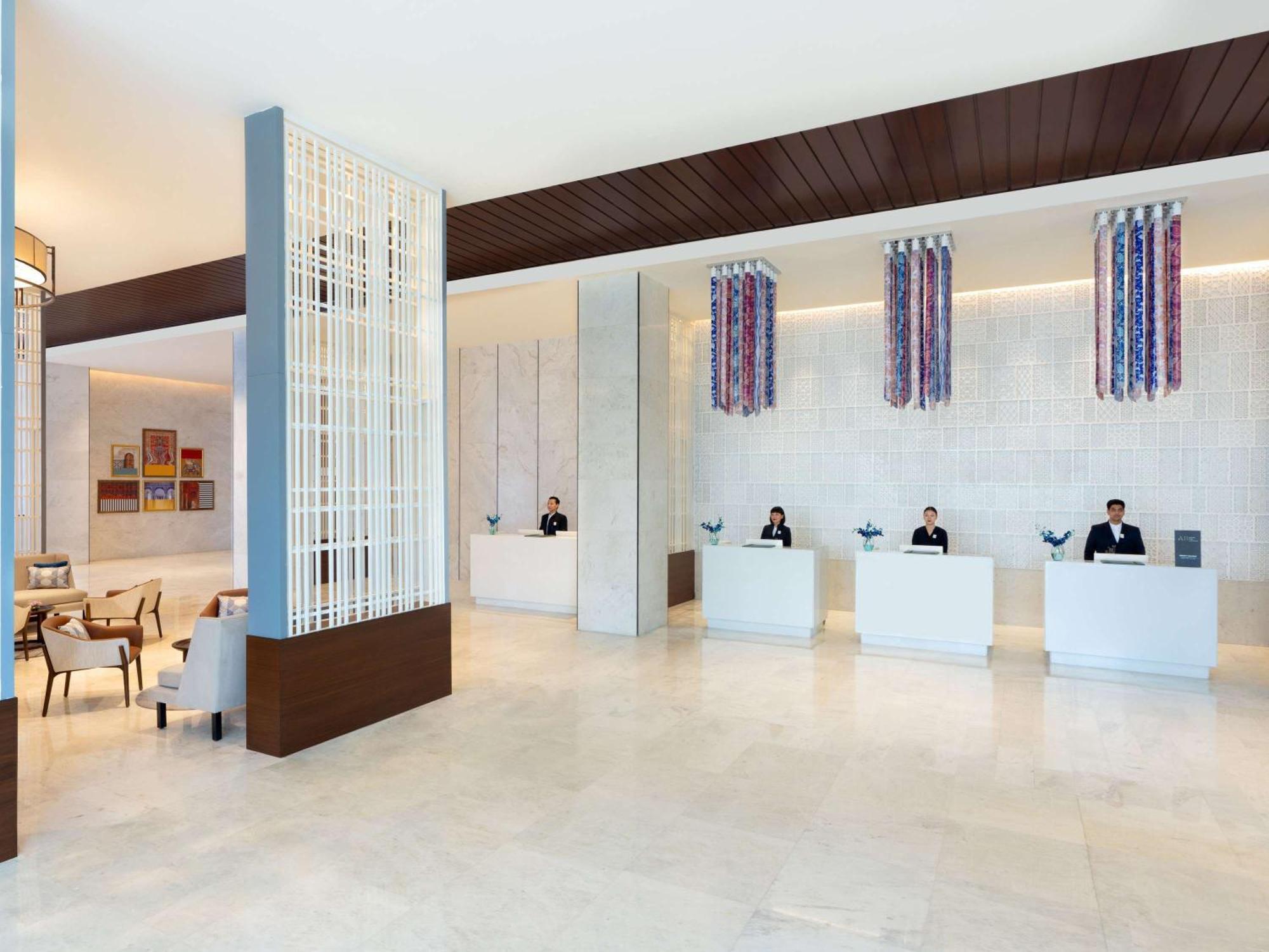 Novotel Convention Centre Hotel