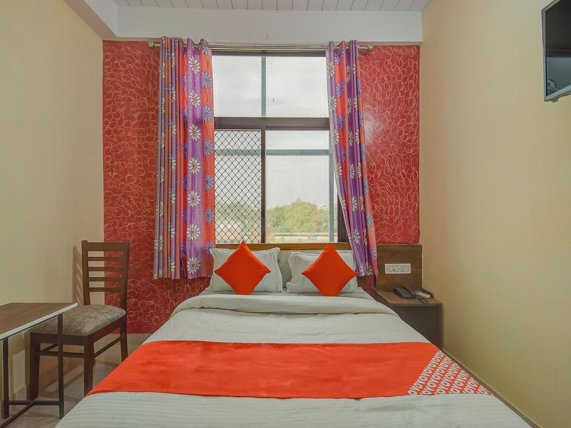 O Royal Blue Hotel