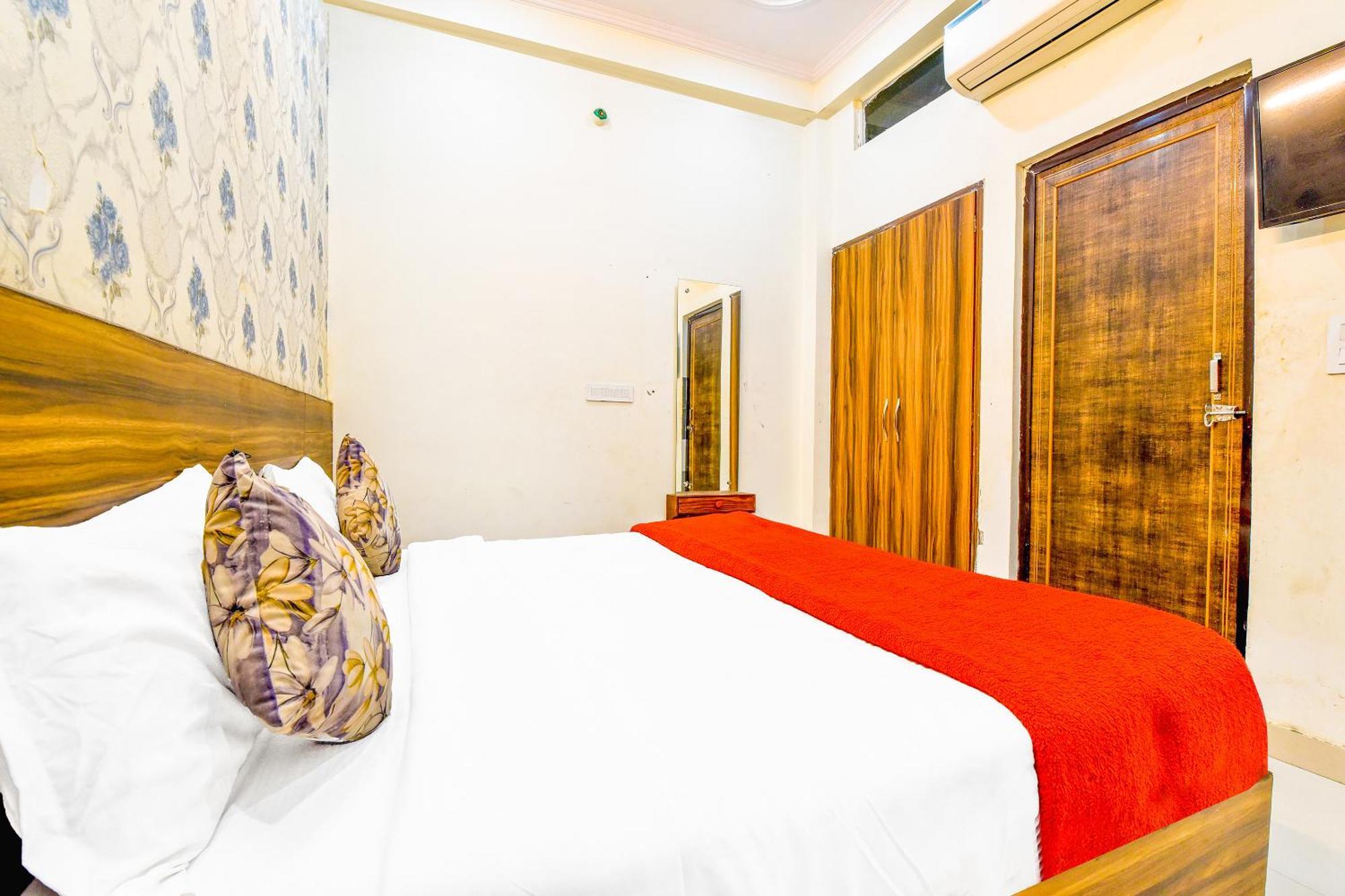 Krishna Guest house