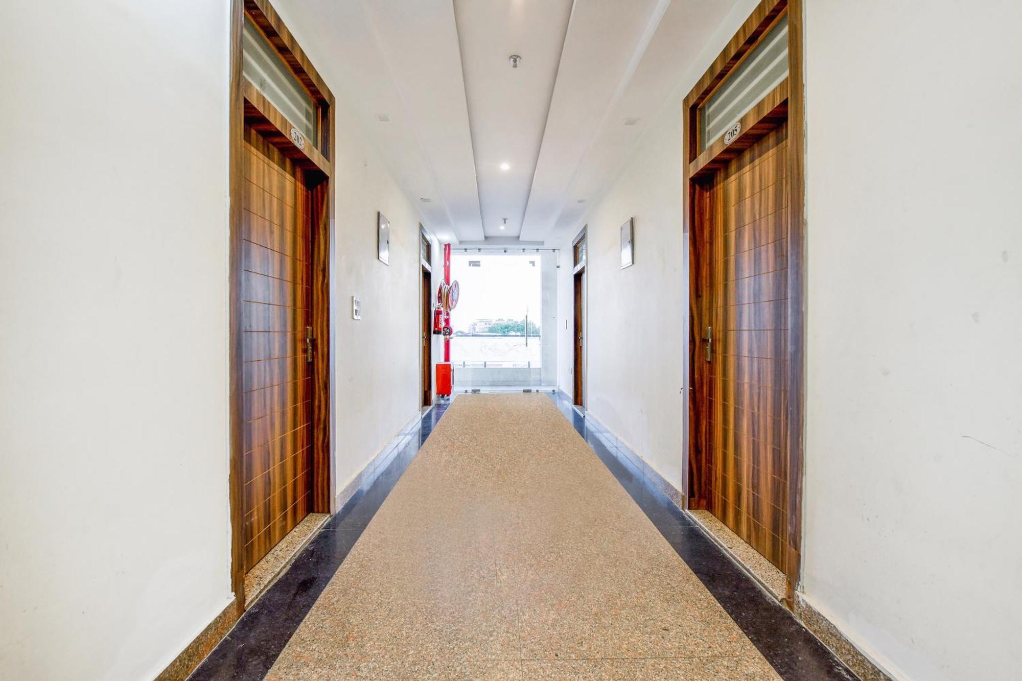 Krishna Guest house *
