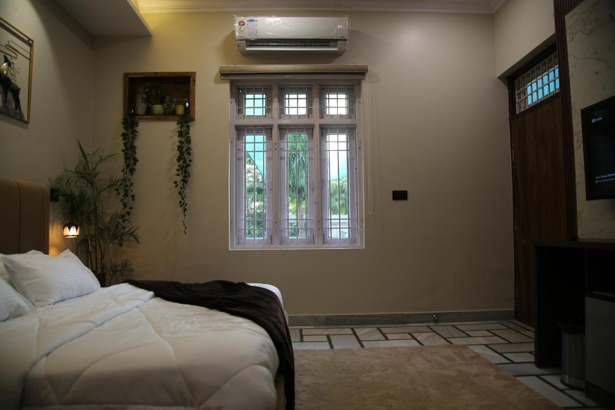 House No 87a Guest house *
