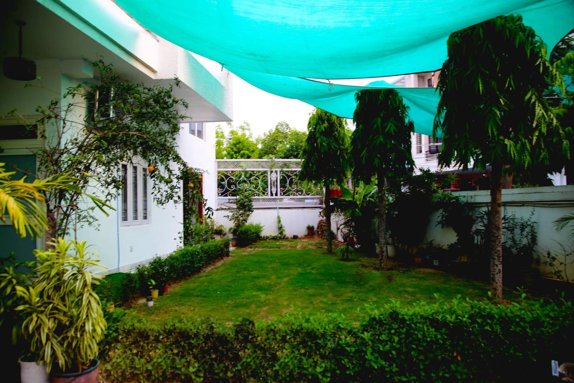 House No 87a Guest house *