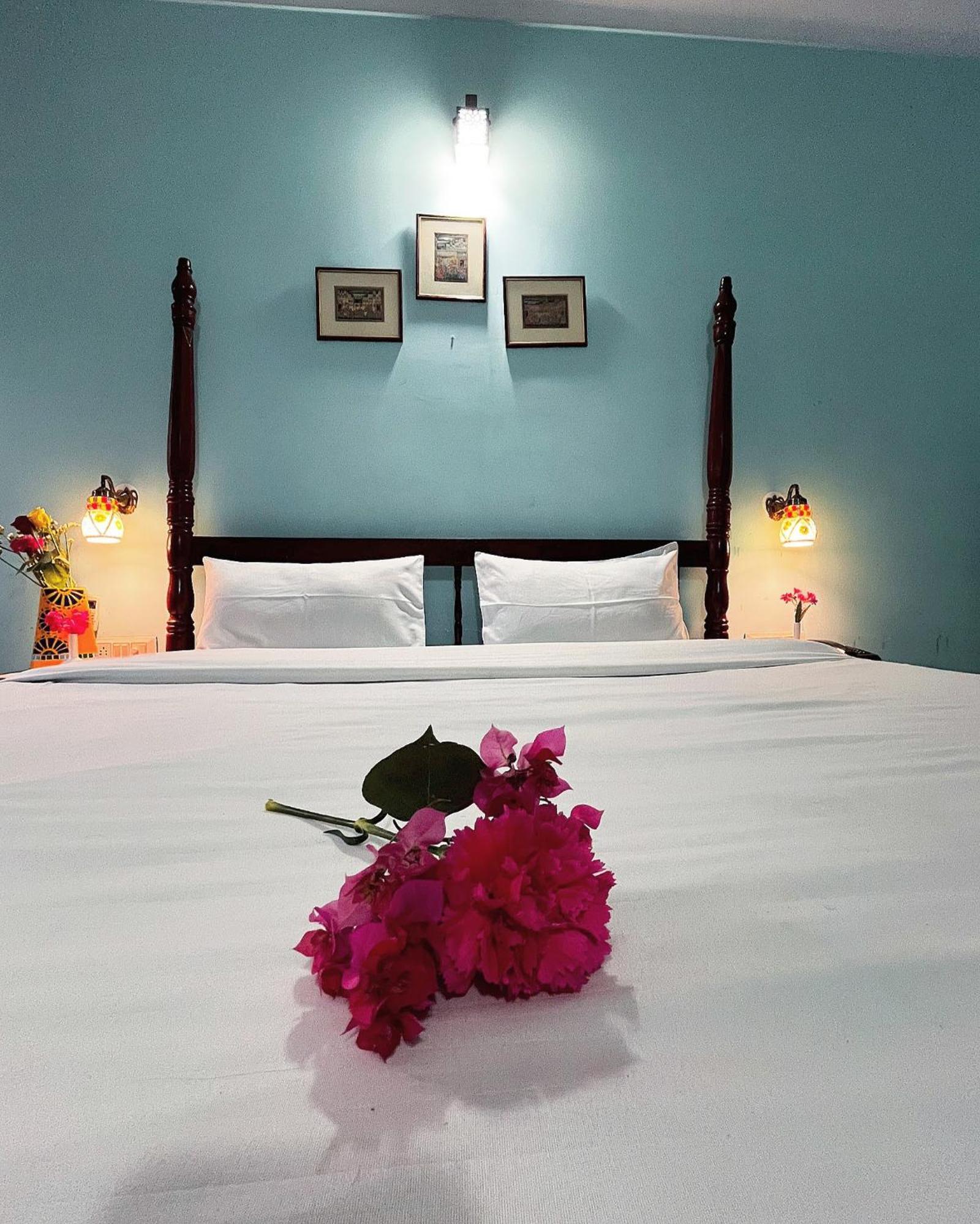 Hotel Anuraag