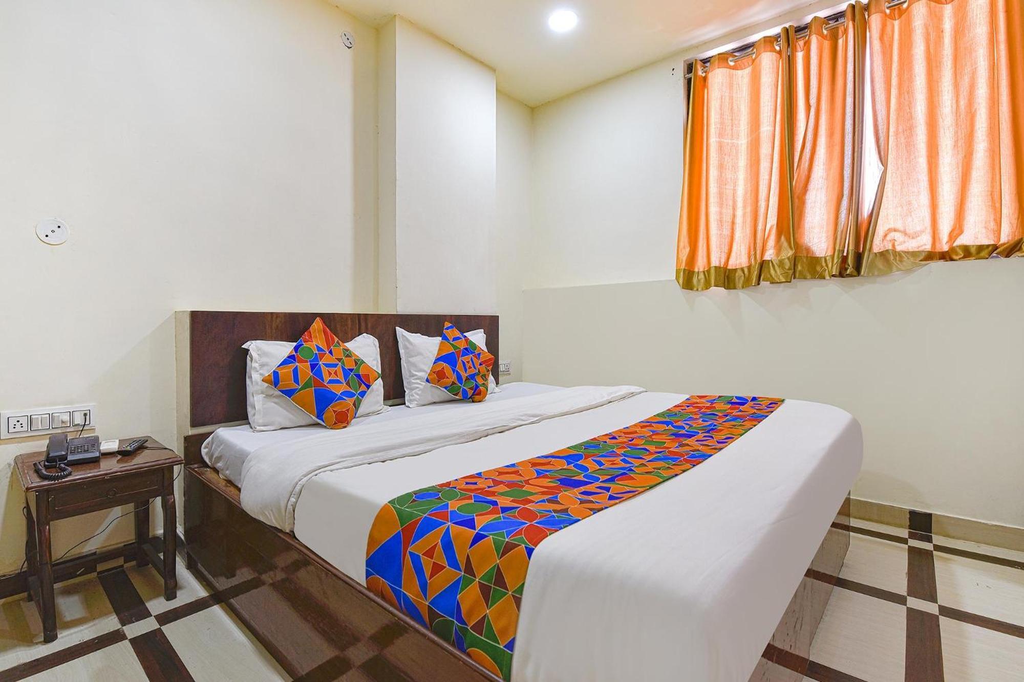 Fabhotel Monark Hotel