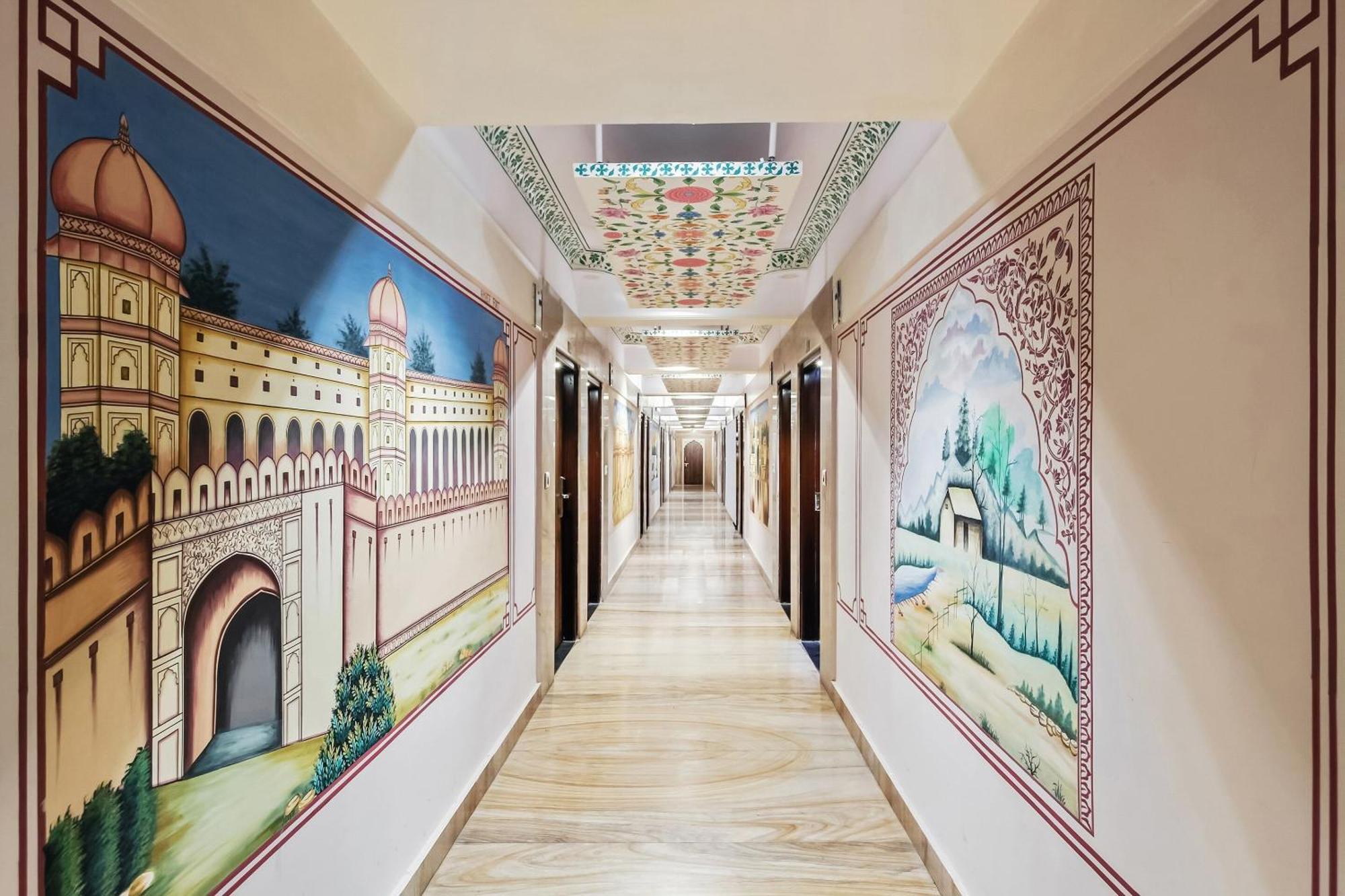 Hotel Collection O Tulip Palace 4*