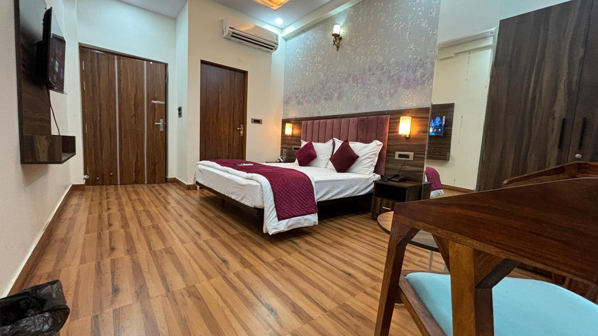 Hotel Down Town 3*