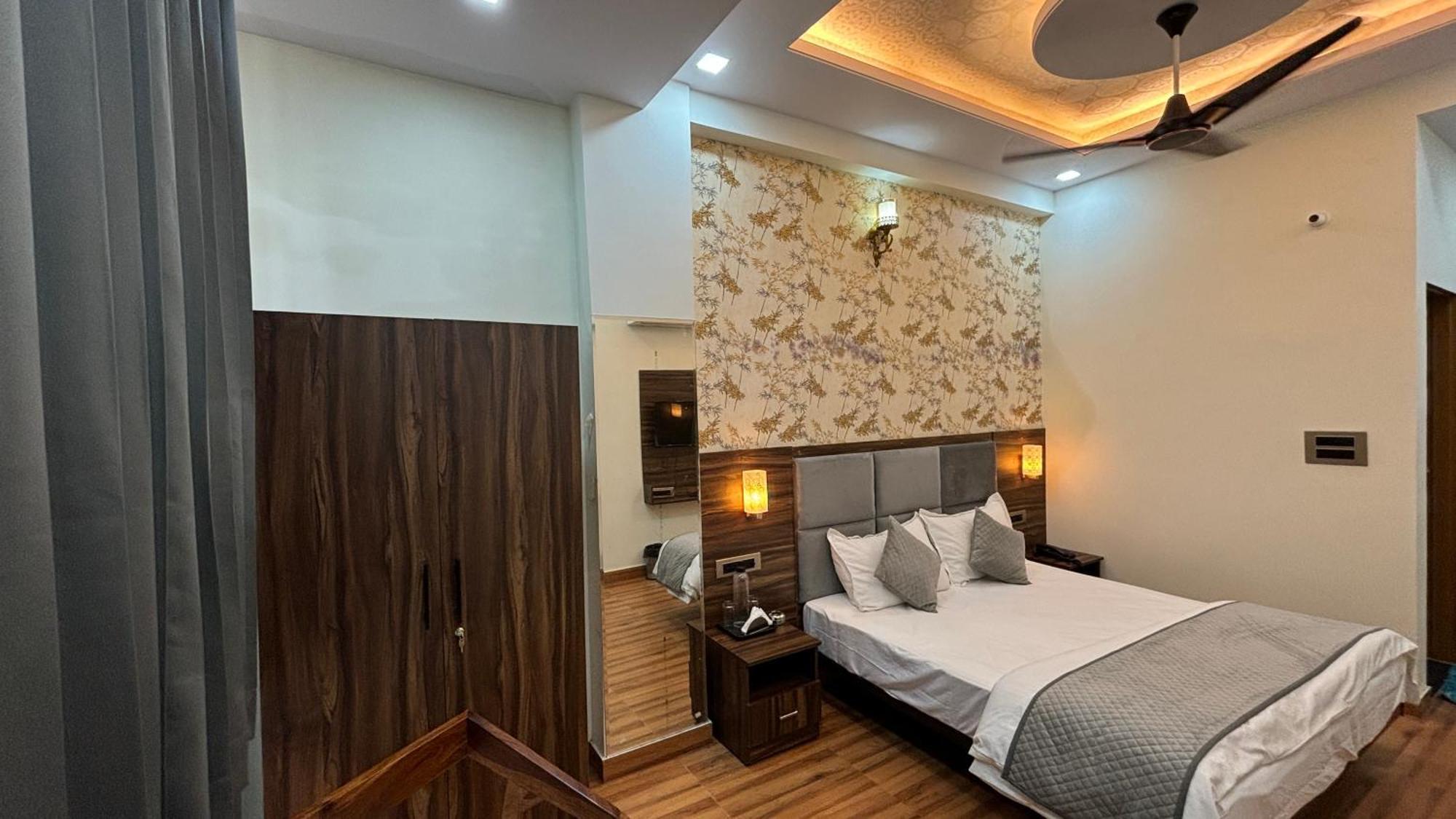 Hotel Down Town Jaipur