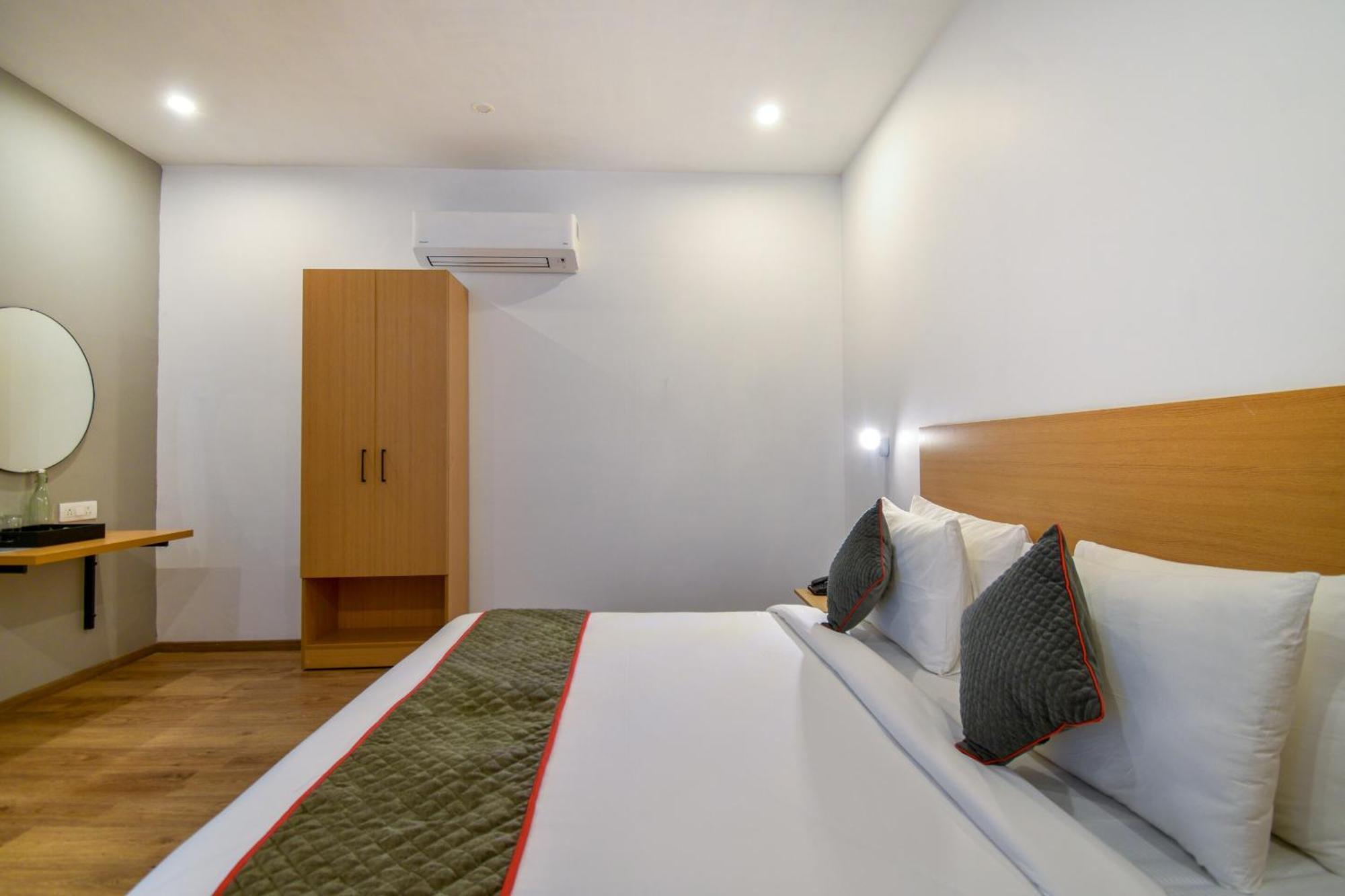 Townhouse Kg Estate Hotel Jaipur