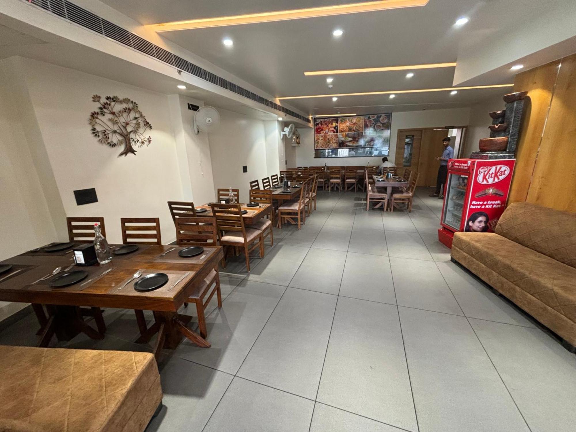 Anju Shree Inn-near Airport Terminal 1 4*
